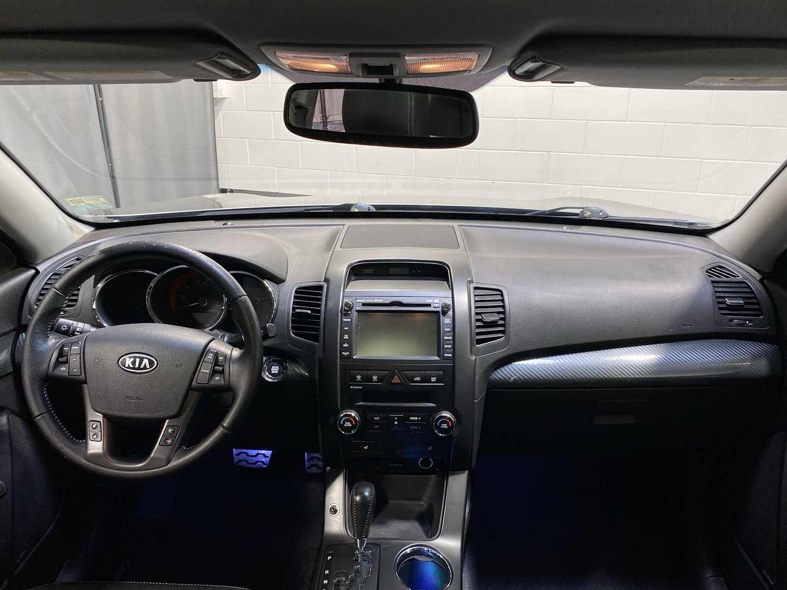 Thumbnail: 2011 Kia Sorento - 10