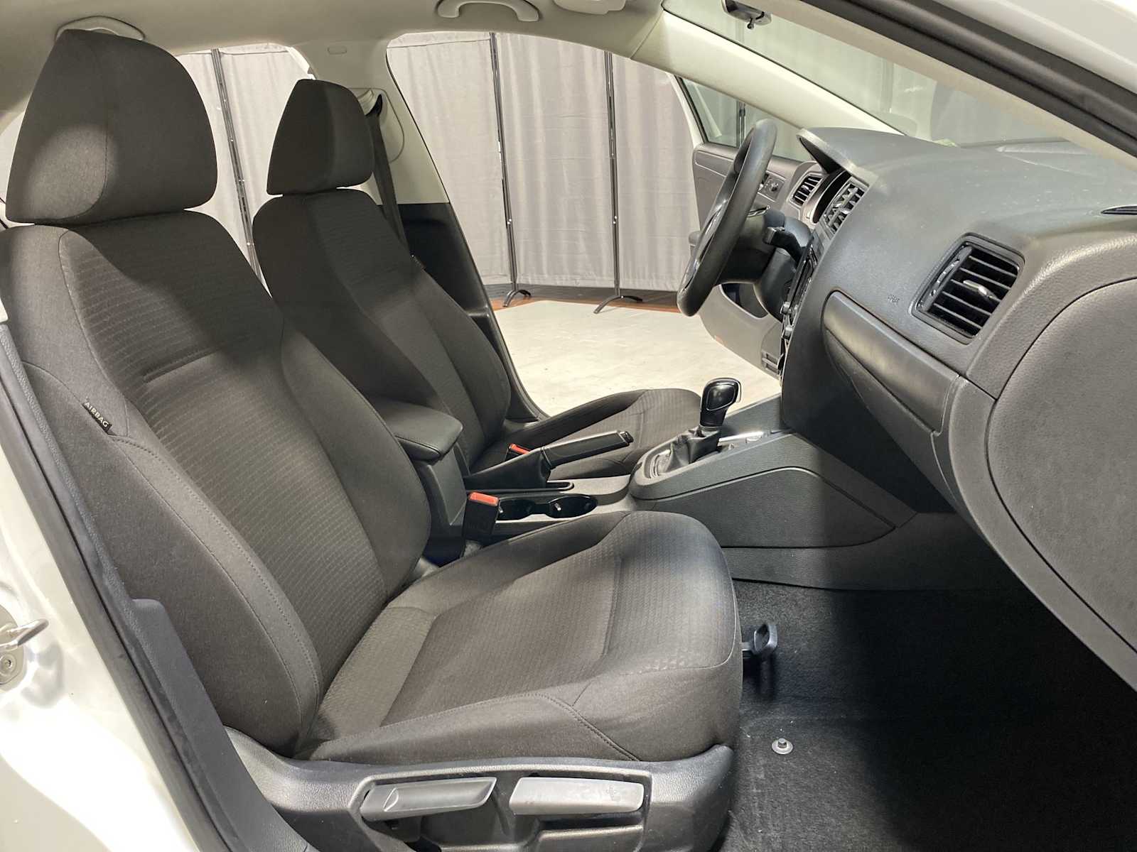 2015 Volkswagen Jetta S 13