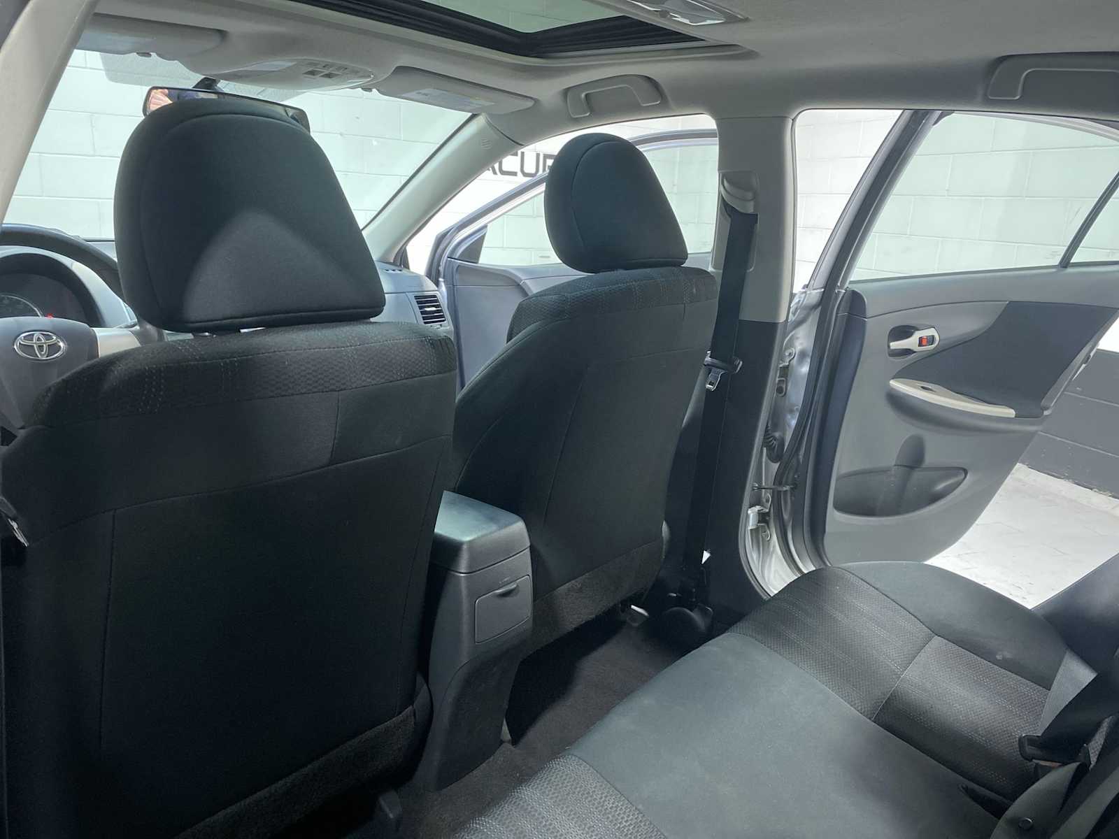 Thumbnail: 2011 Toyota Corolla - 12