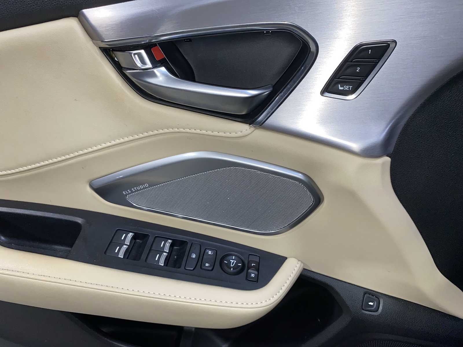 Thumbnail: 2023 Acura RDX - 23