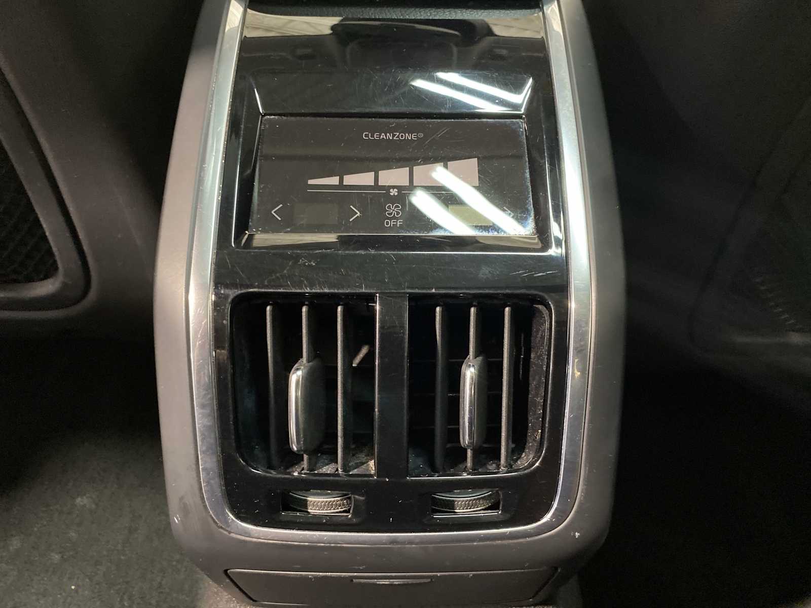 Thumbnail: 2018 Volvo S90 - 25