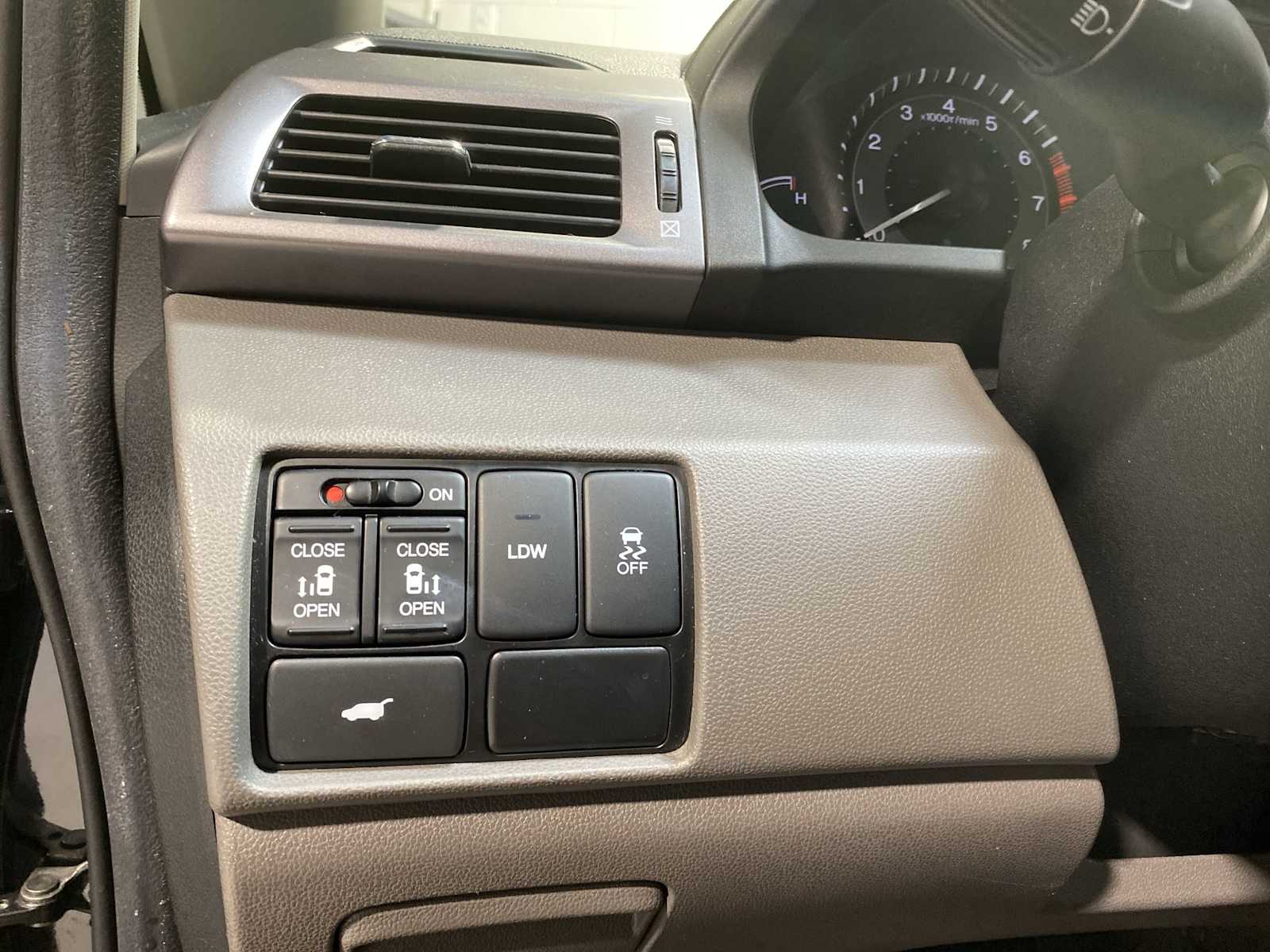 Thumbnail: 2014 Honda Odyssey - 24