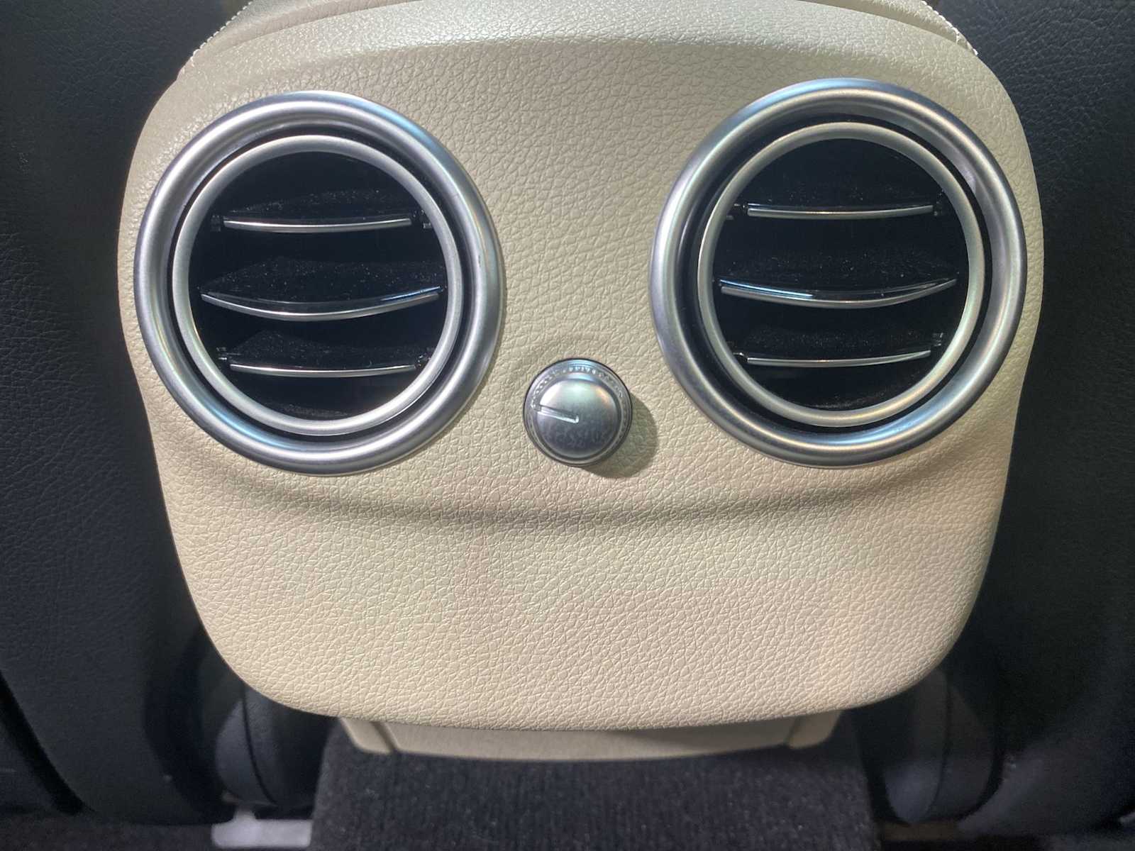 Thumbnail: 2021 Mercedes-Benz C-Class - 25