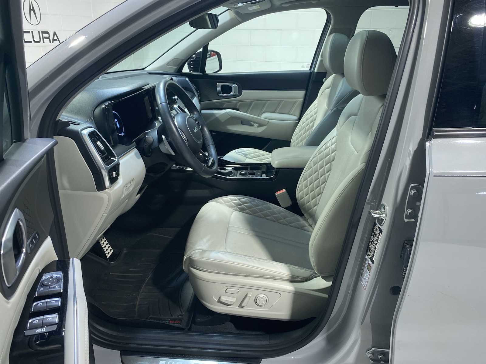 Thumbnail: 2023 Kia Sorento - 2