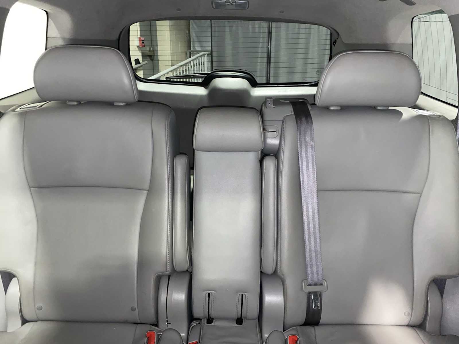 Thumbnail: 2013 Toyota Highlander - 22