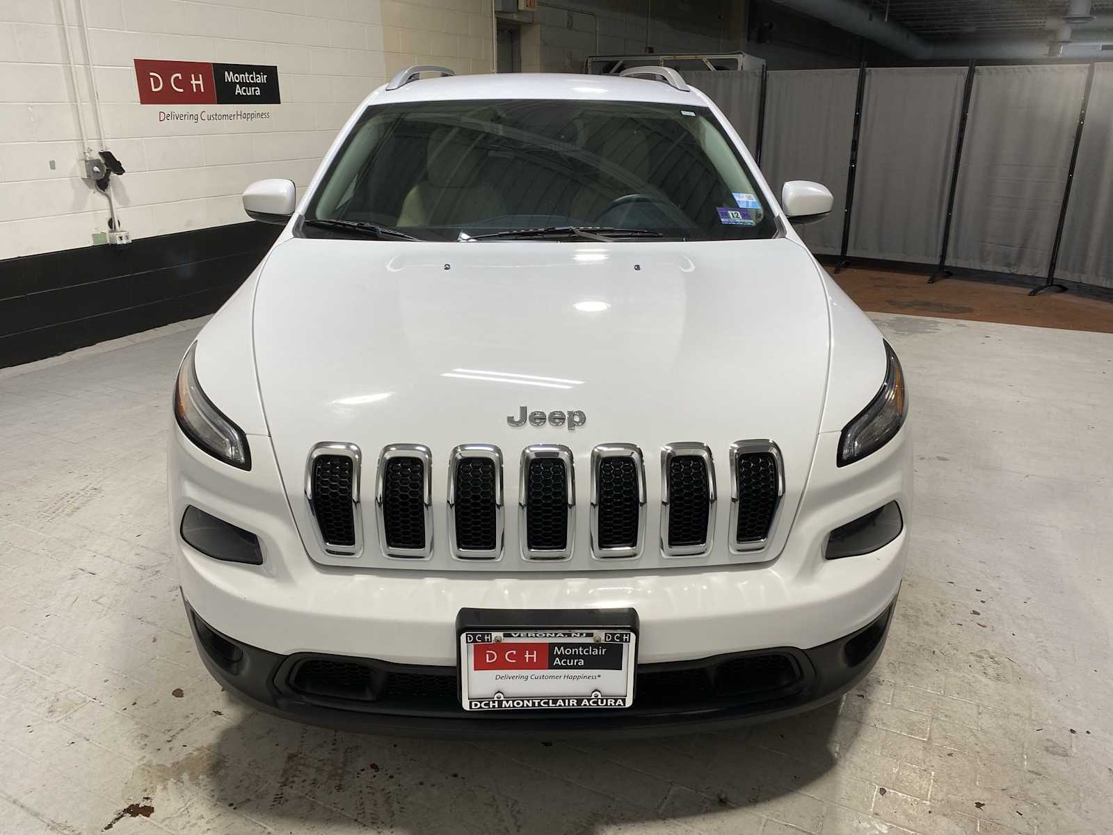 Thumbnail: 2017 Jeep Cherokee - 6