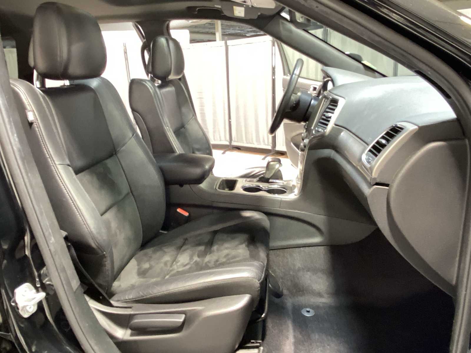 Thumbnail: 2018 Jeep Grand Cherokee - 14