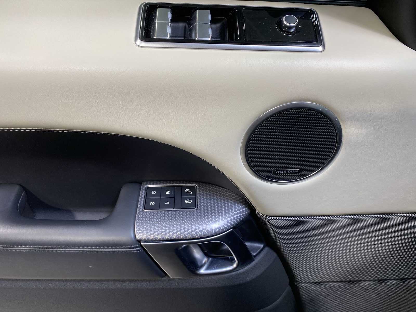 Thumbnail: 2020 Land Rover Range Rover Sport - 23