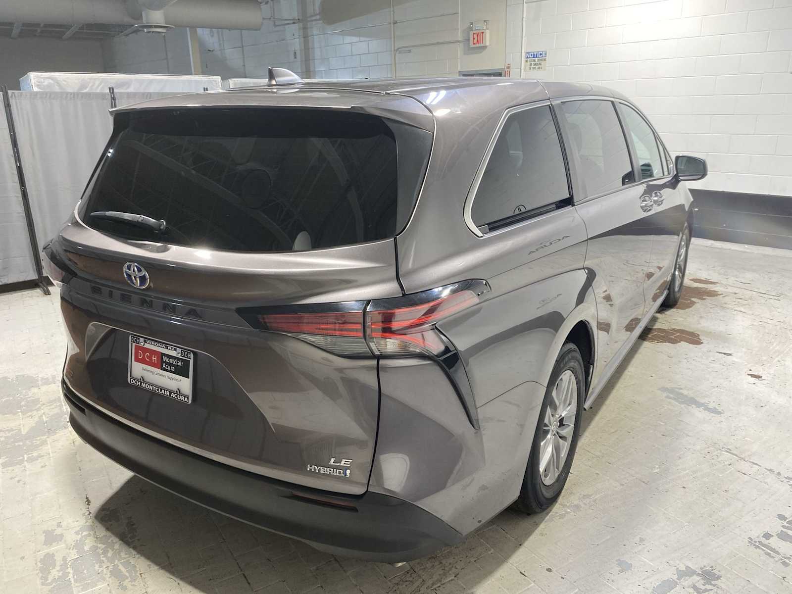 Thumbnail: 2021 Toyota Sienna - 26