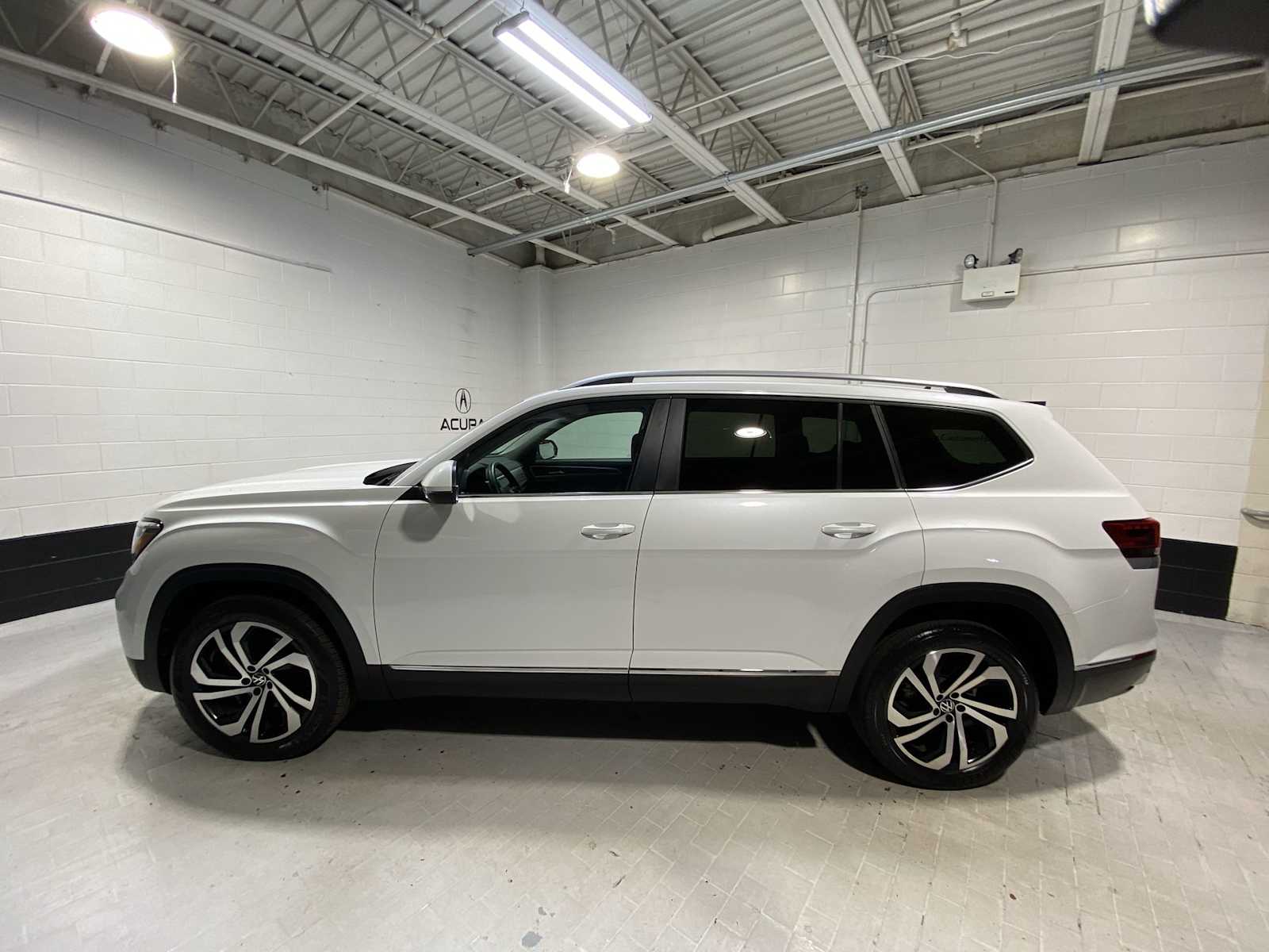 Thumbnail: 2022 Volkswagen Atlas - 3