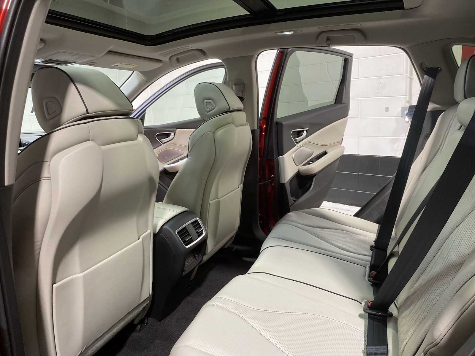 Thumbnail: 2025 Acura RDX - 12