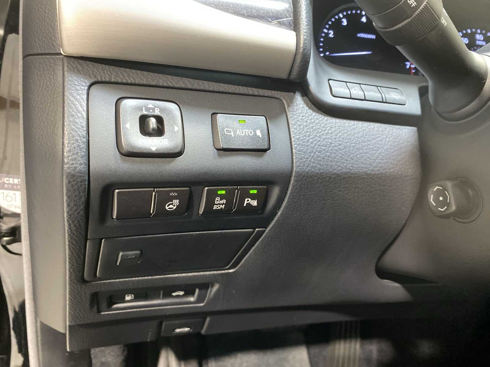 Thumbnail: 2014 Lexus LS - 24