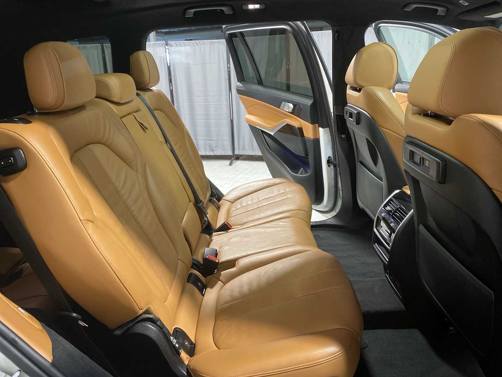 Thumbnail: 2021 BMW X7 - 13