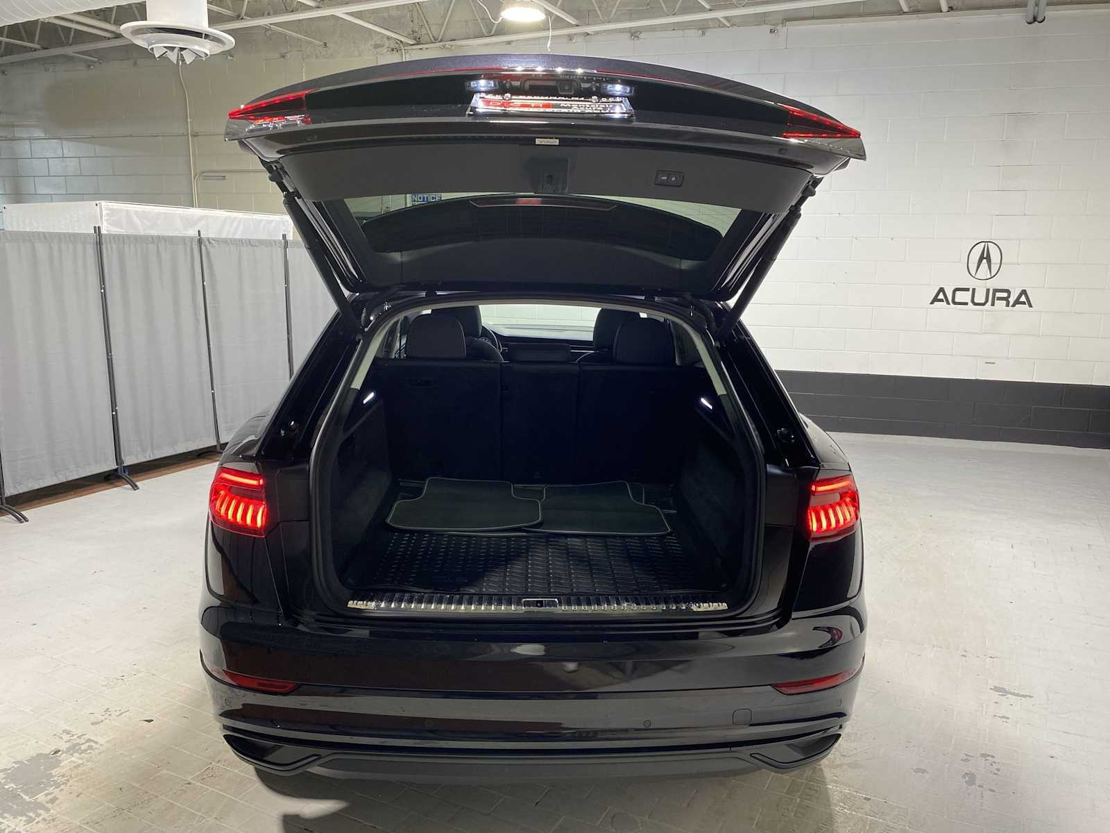 Thumbnail: 2020 Audi Q8 - 19