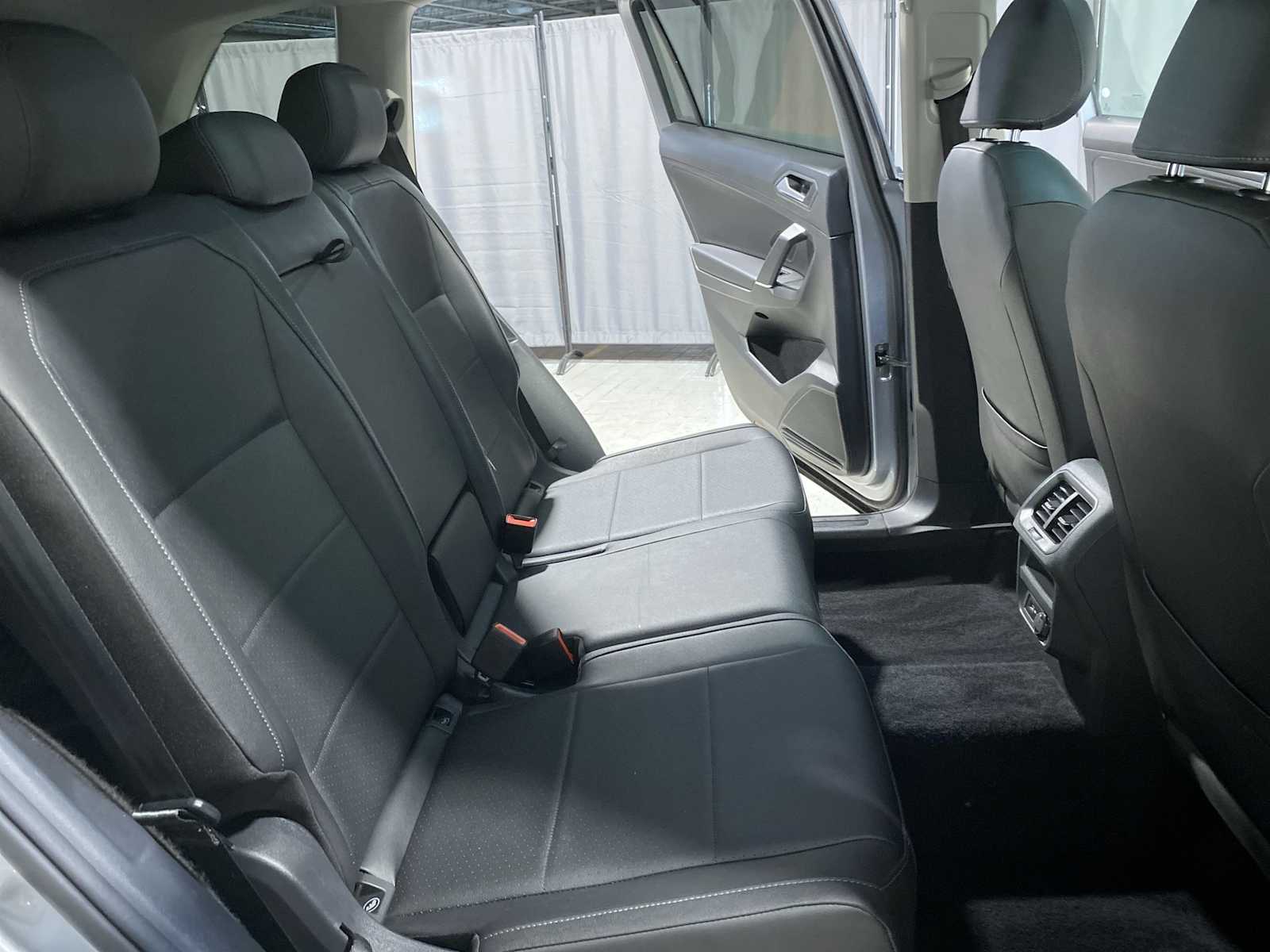 Thumbnail: 2020 Volkswagen Tiguan - 13