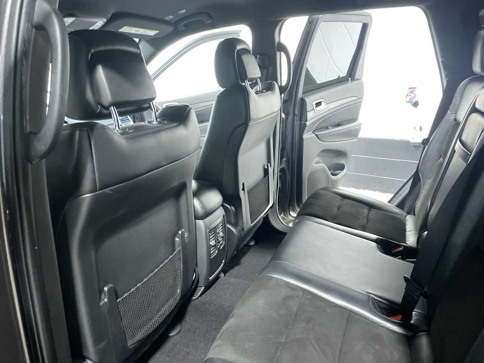 Thumbnail: 2020 Jeep Grand Cherokee - 12