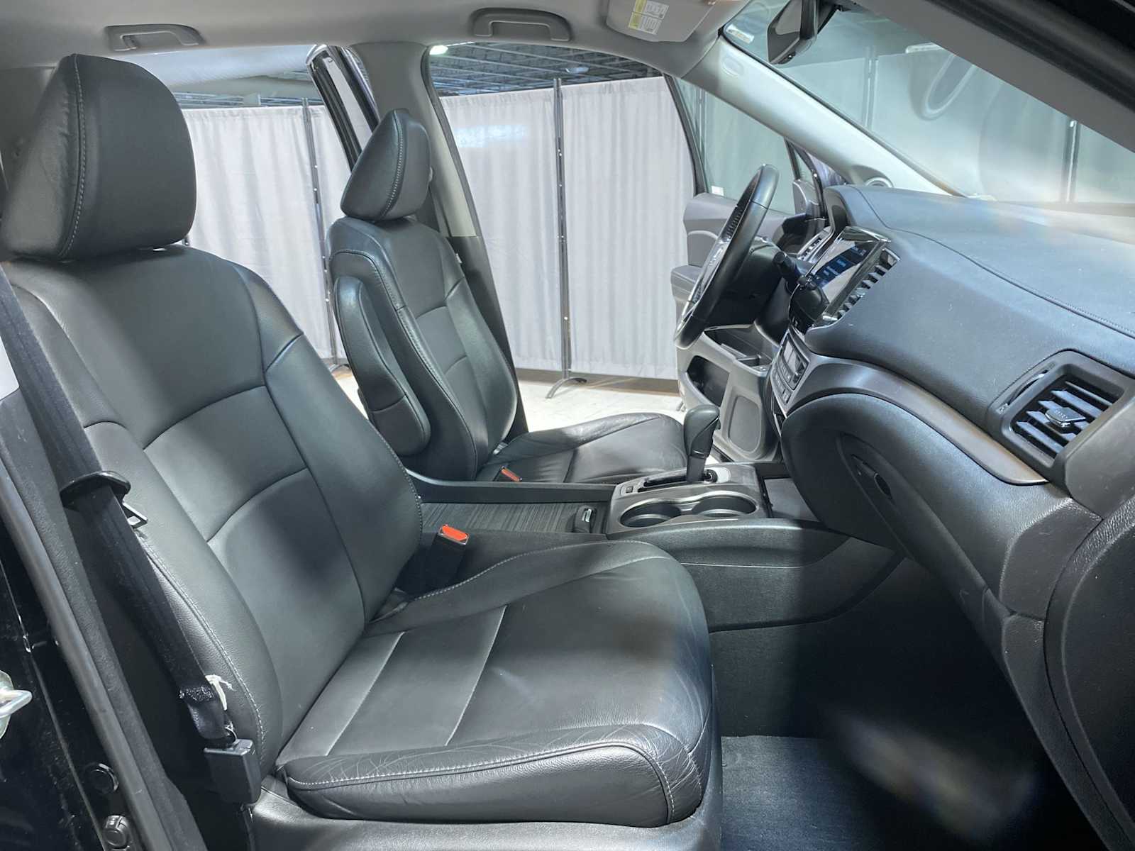 Thumbnail: 2019 Honda Pilot - 14