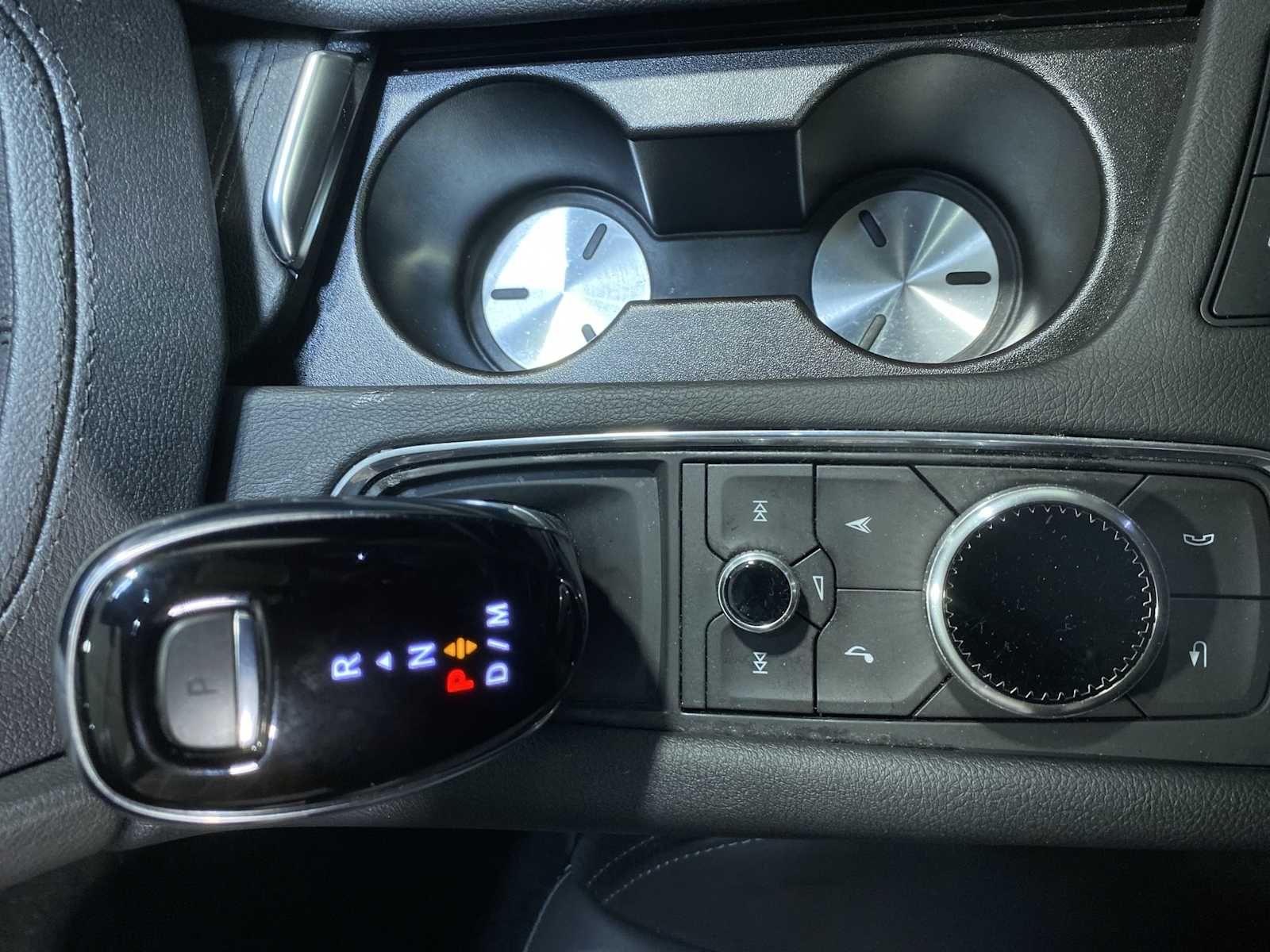 Thumbnail: 2023 Cadillac XT6 - 17