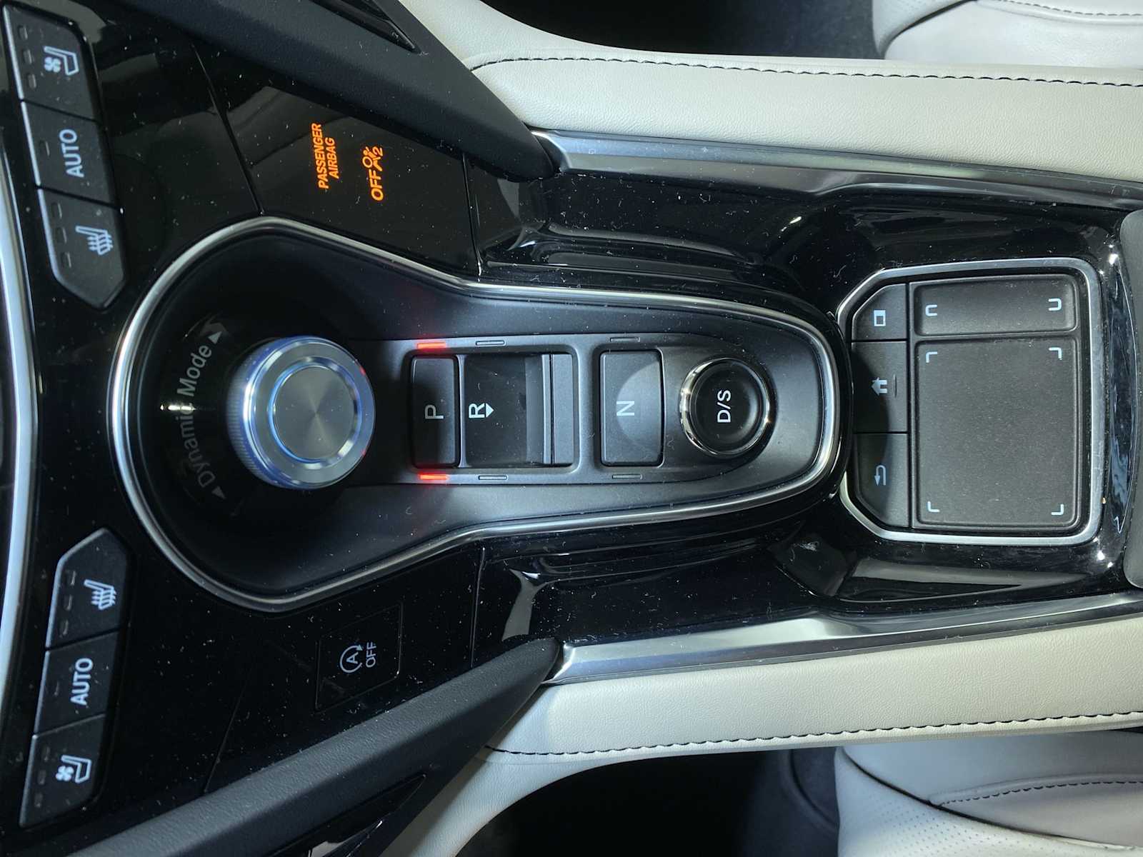 Thumbnail: 2025 Acura RDX - 17