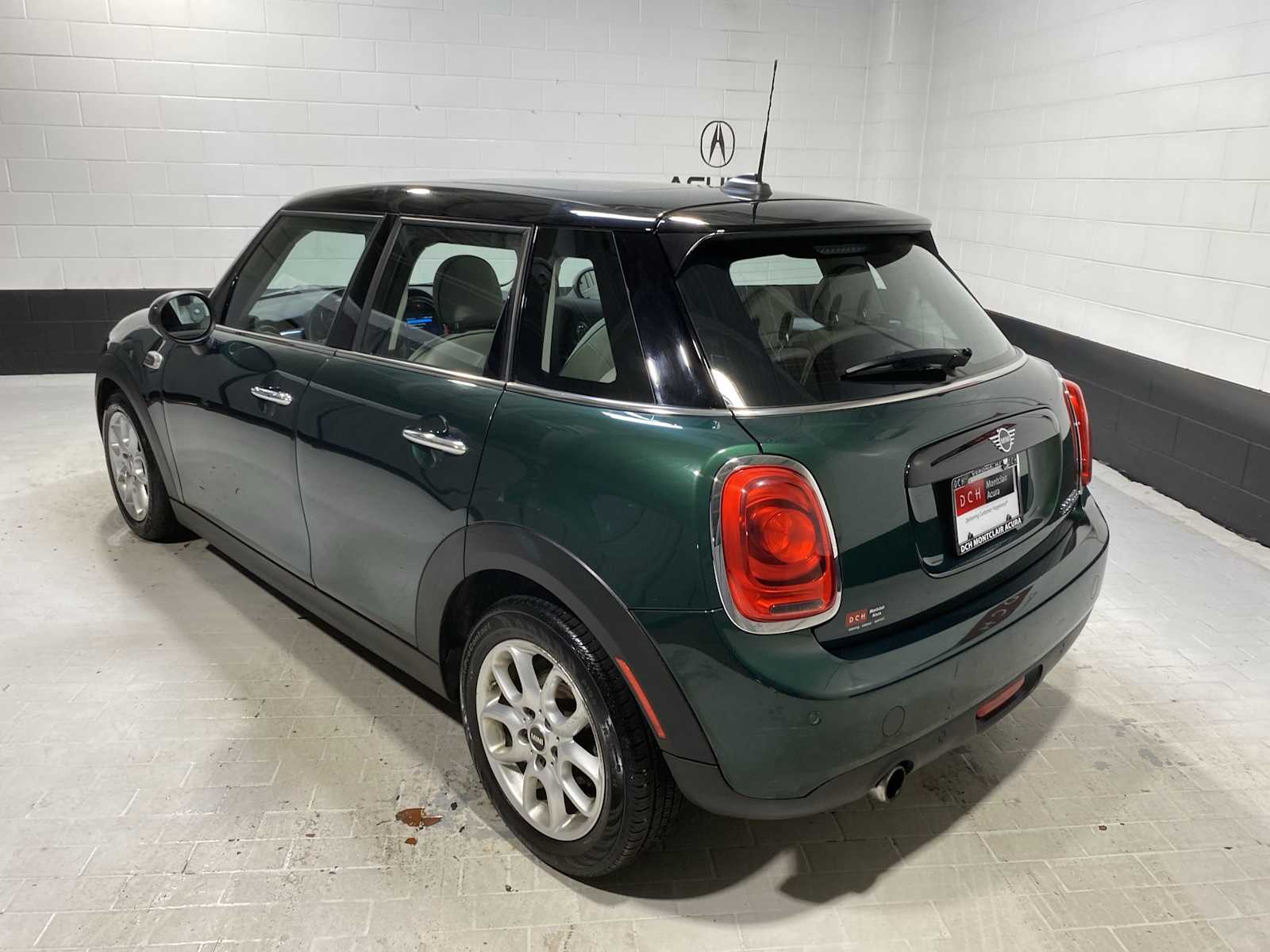 Thumbnail: 2019 MINI Cooper Hardtop - 4