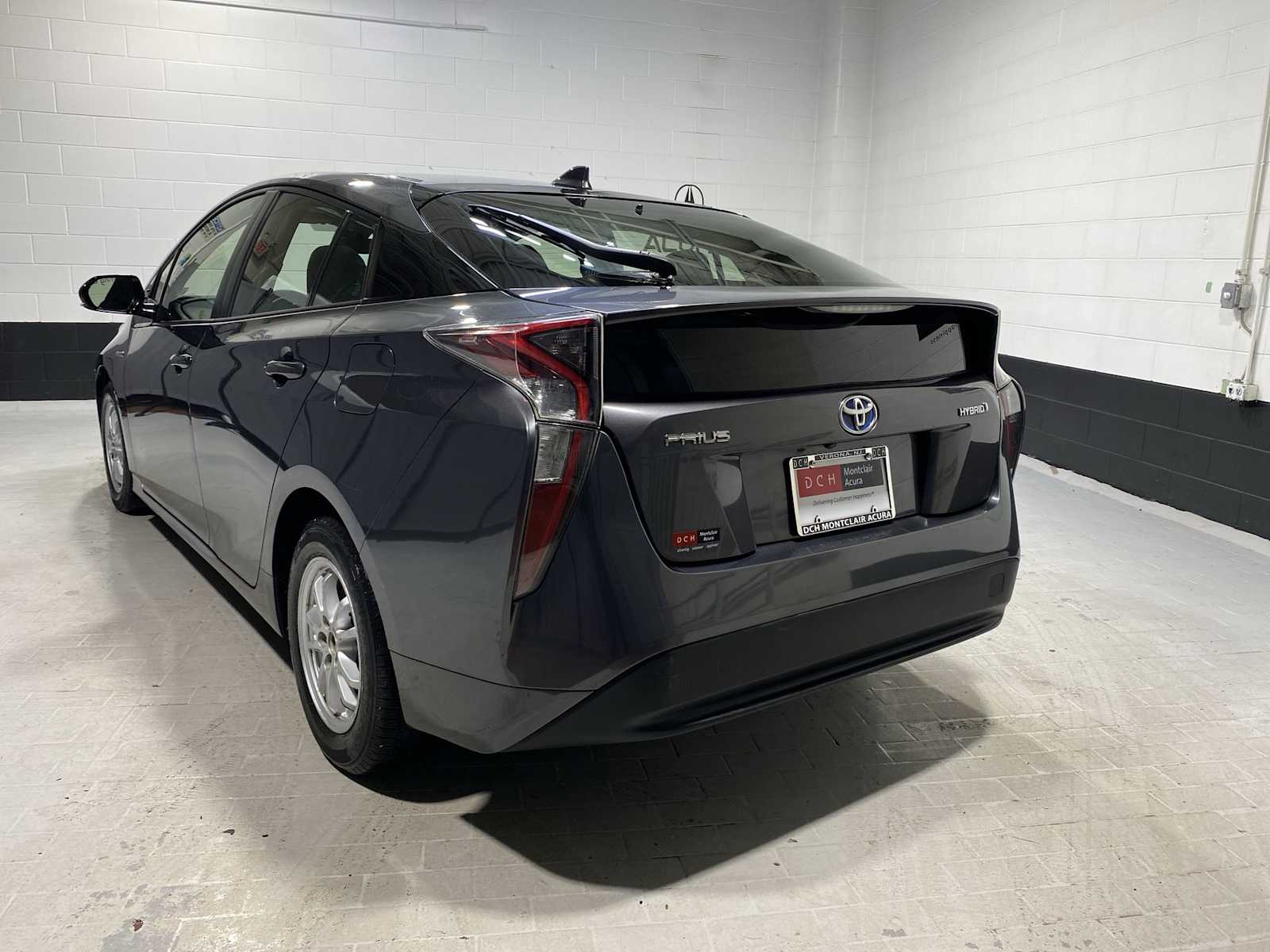 2017 Toyota Prius Three 4