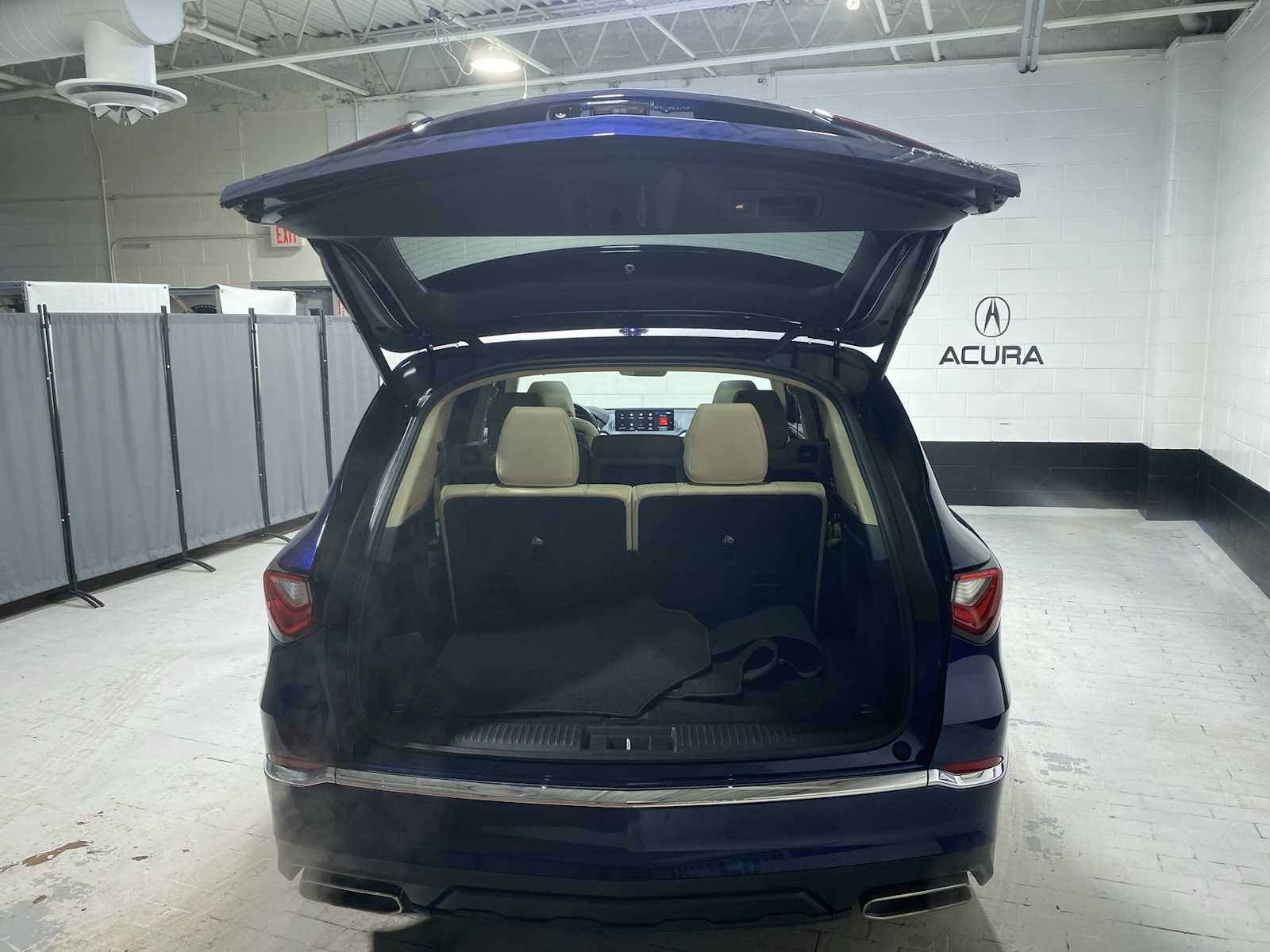 Thumbnail: 2023 Acura MDX - 19