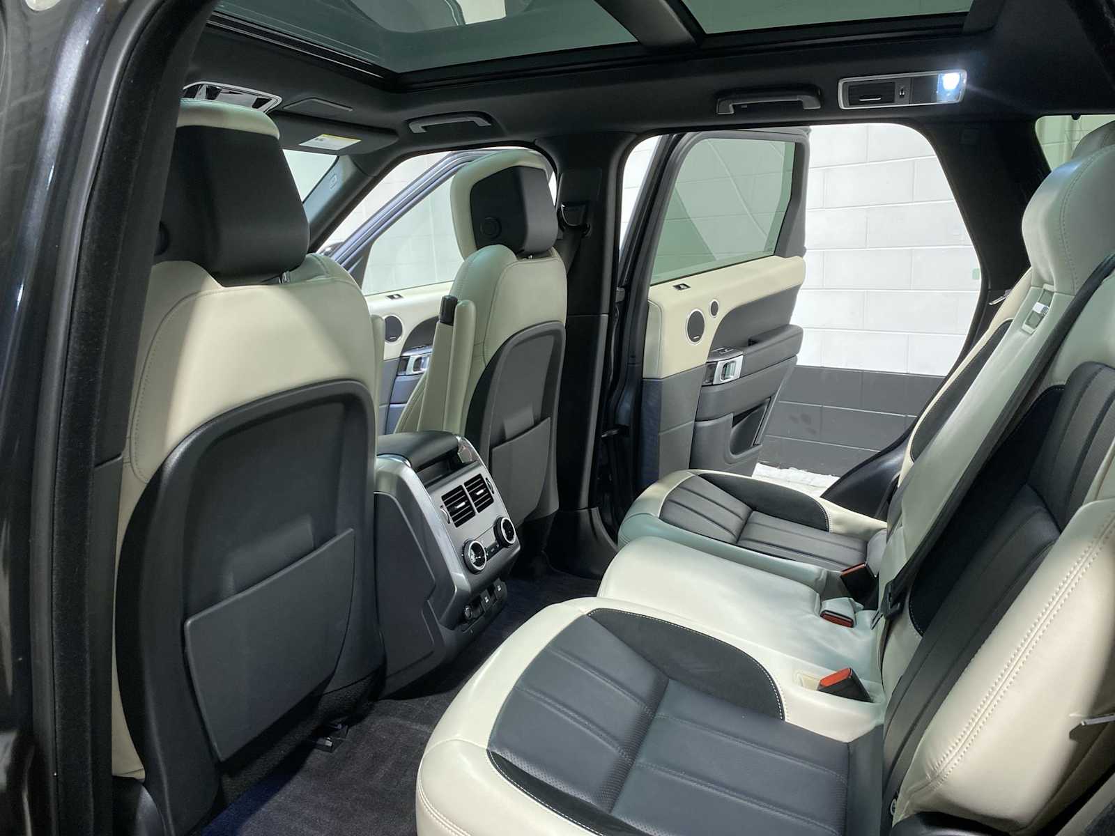 Thumbnail: 2020 Land Rover Range Rover Sport - 12