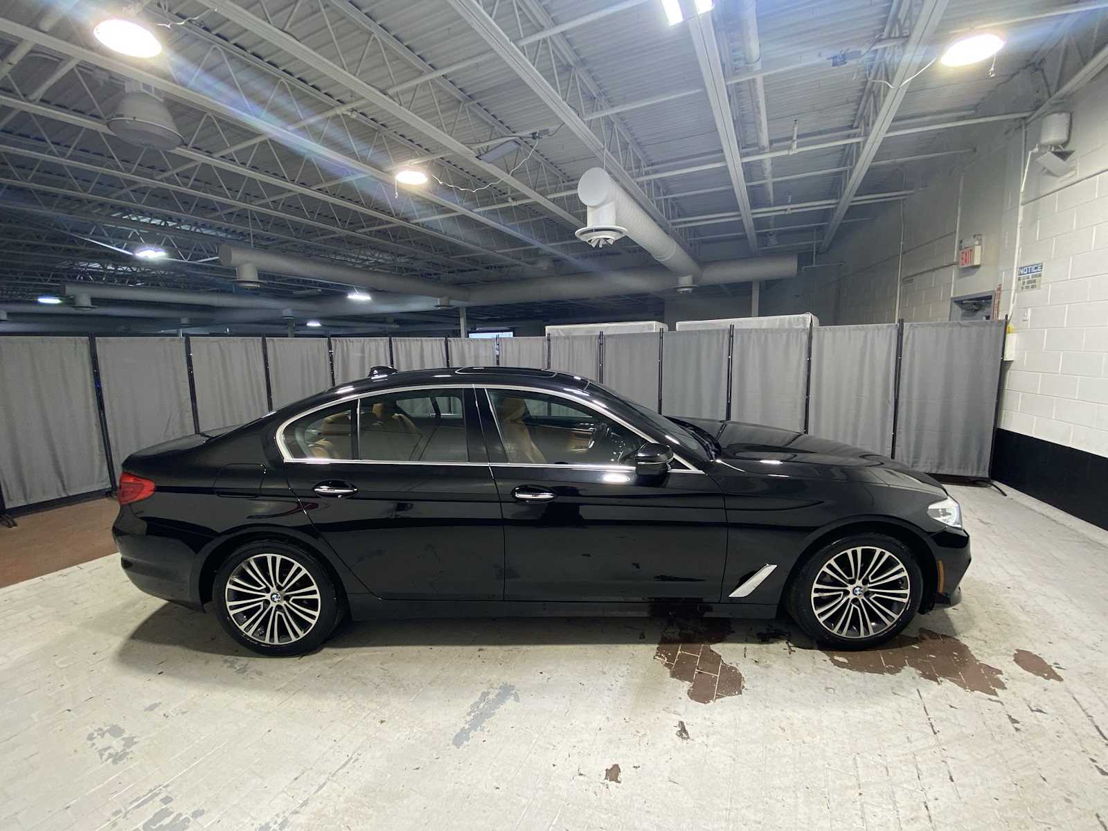 Thumbnail: 2018 BMW 5 Series - 27