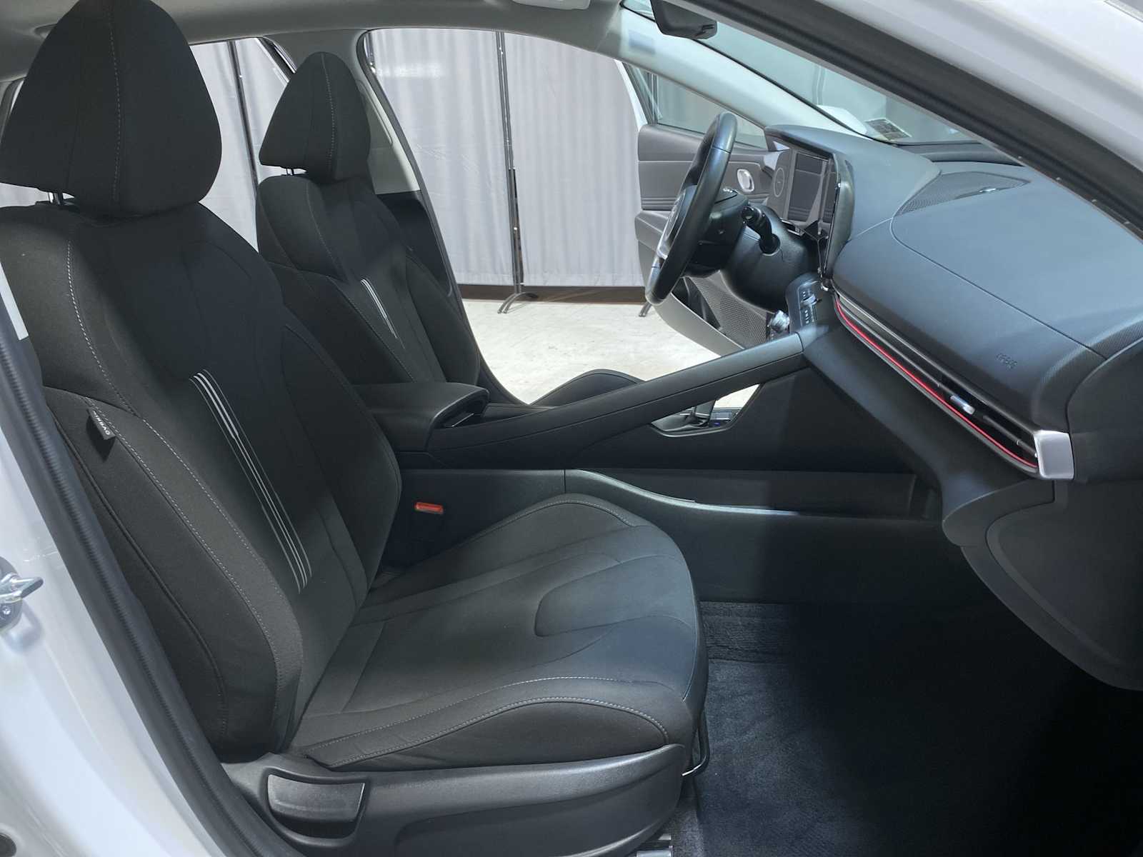 Thumbnail: 2024 Hyundai Elantra - 14