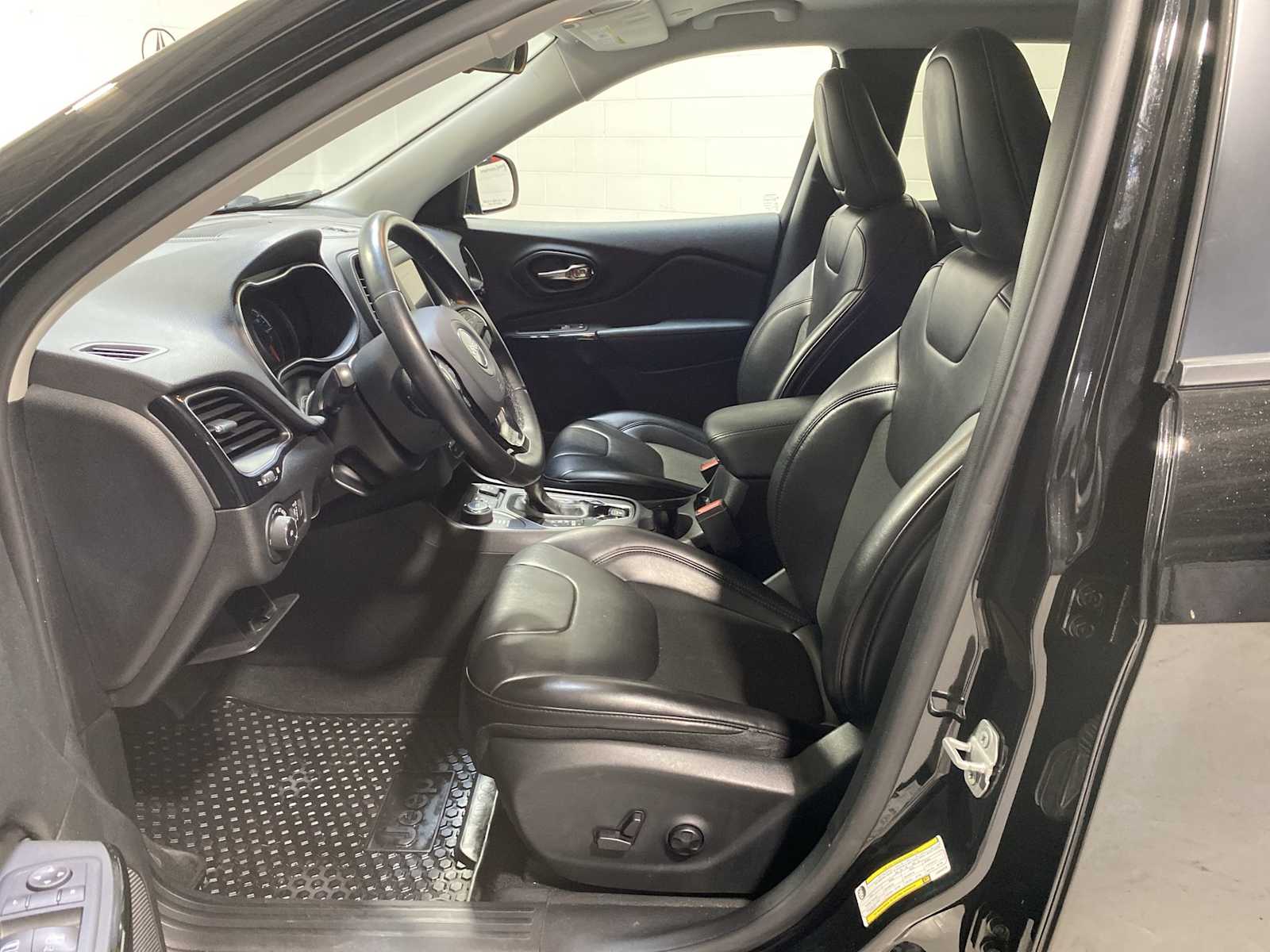 Thumbnail: 2020 Jeep Cherokee - 2