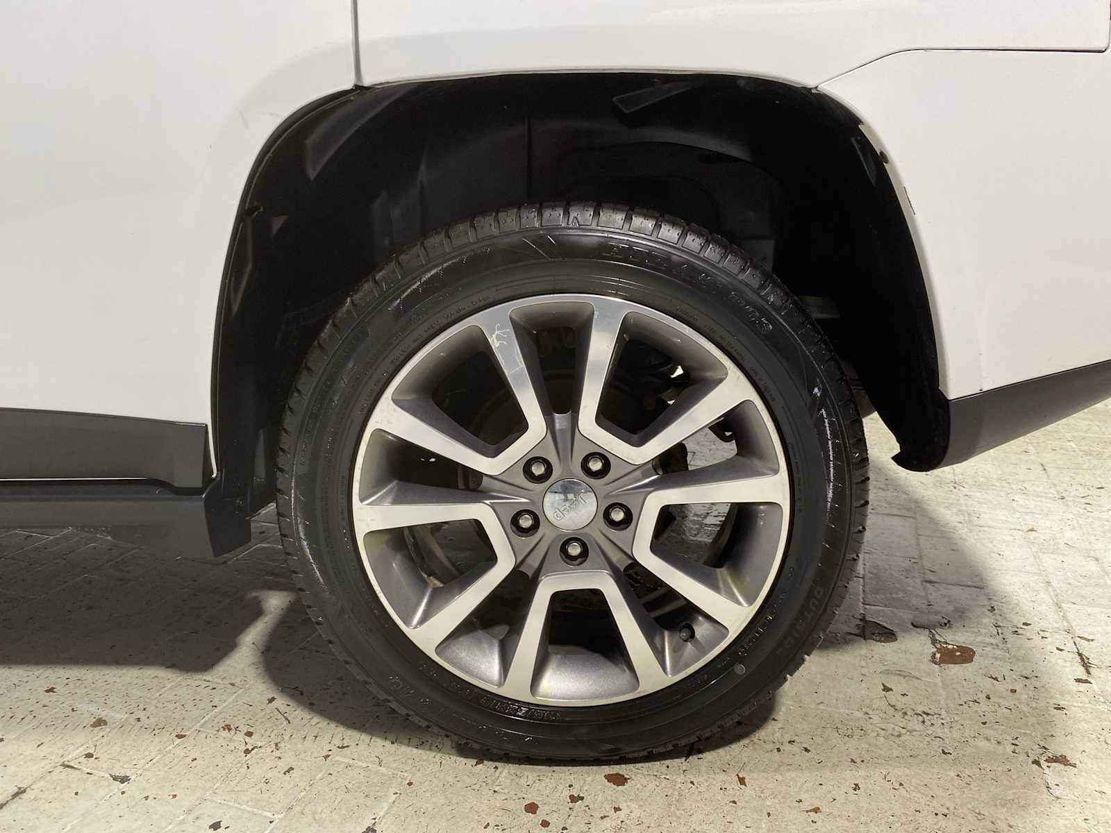 Thumbnail: 2017 Jeep Compass - 8