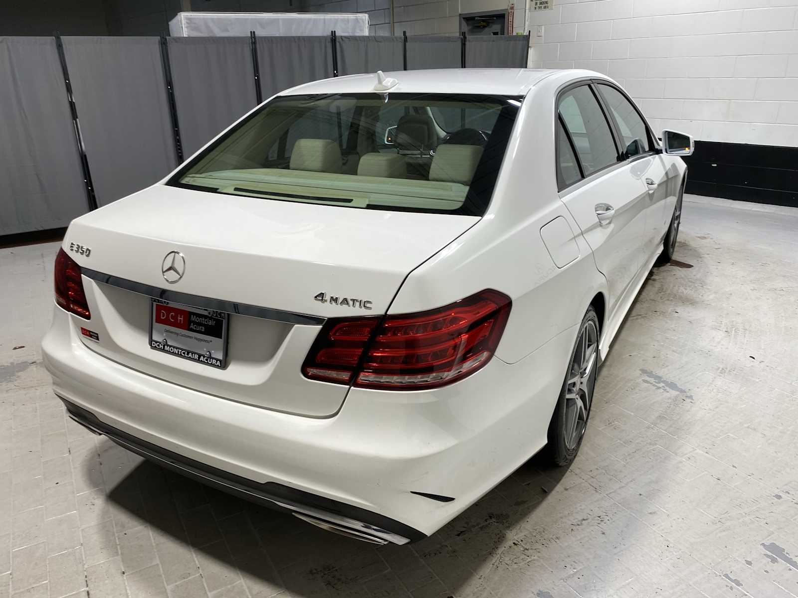 Thumbnail: 2014 Mercedes-Benz E-Class - 26