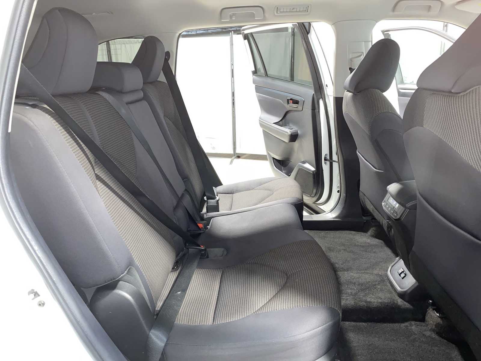 Thumbnail: 2023 Toyota Highlander - 13