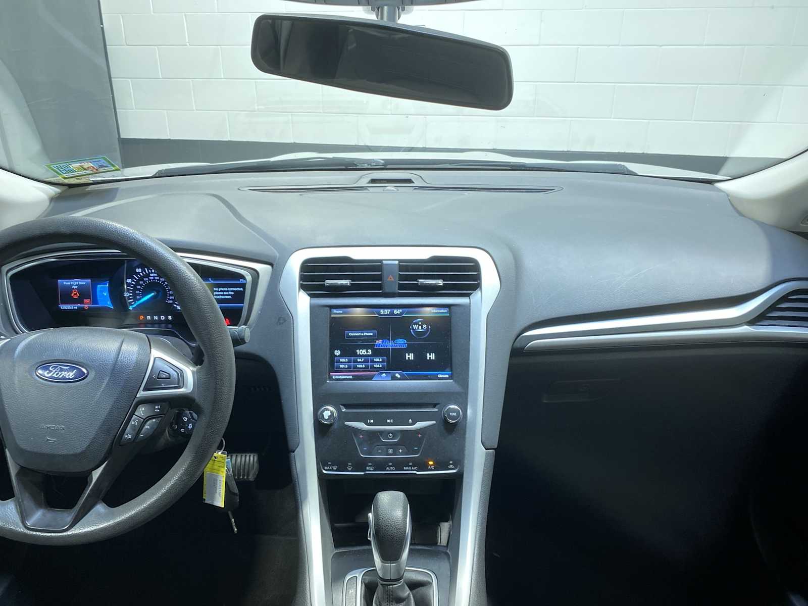 Thumbnail: 2014 Ford Fusion - 10