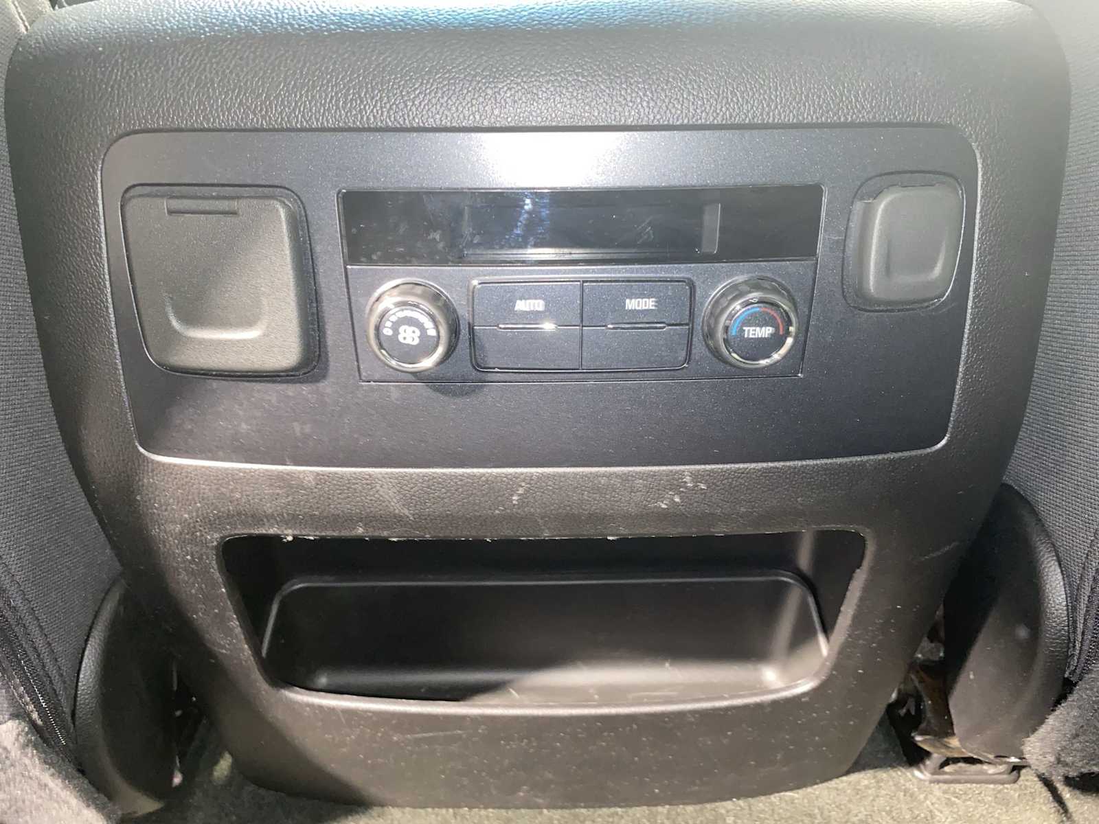 Thumbnail: 2018 Chevrolet Tahoe - 25