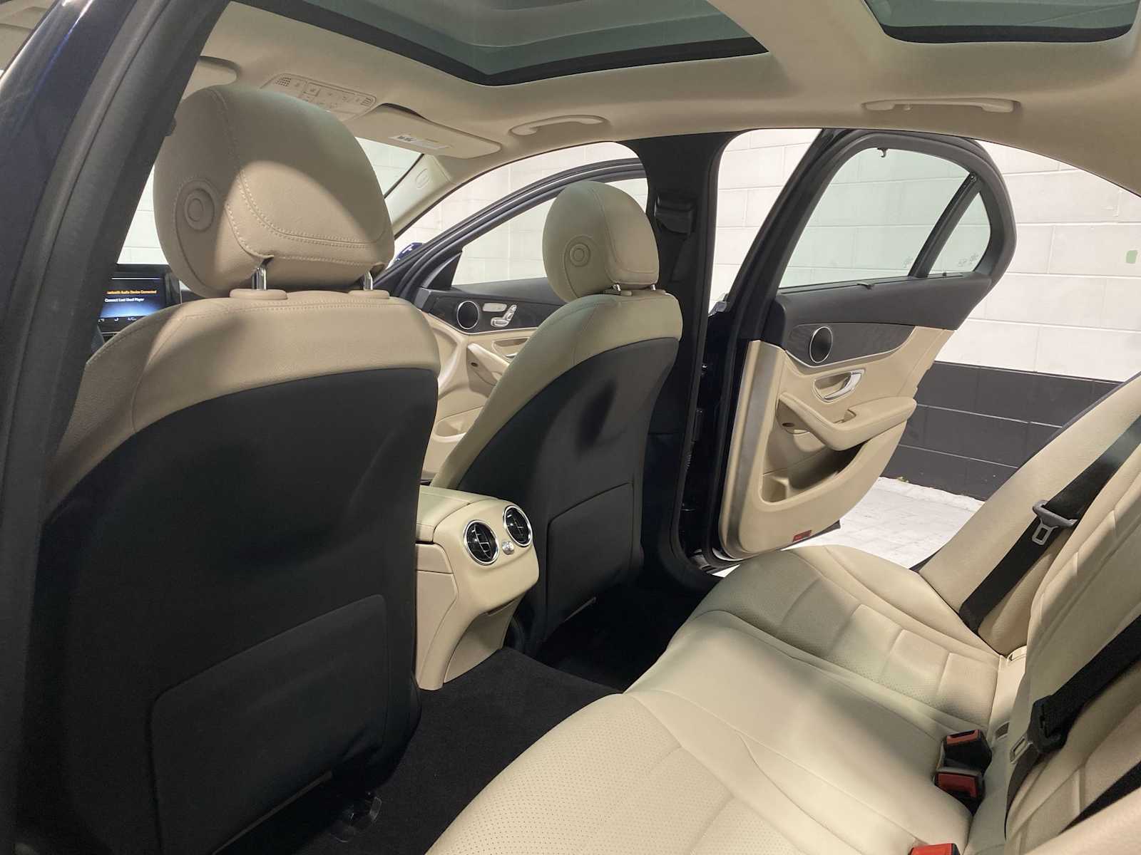 Thumbnail: 2016 Mercedes-Benz C-Class - 12