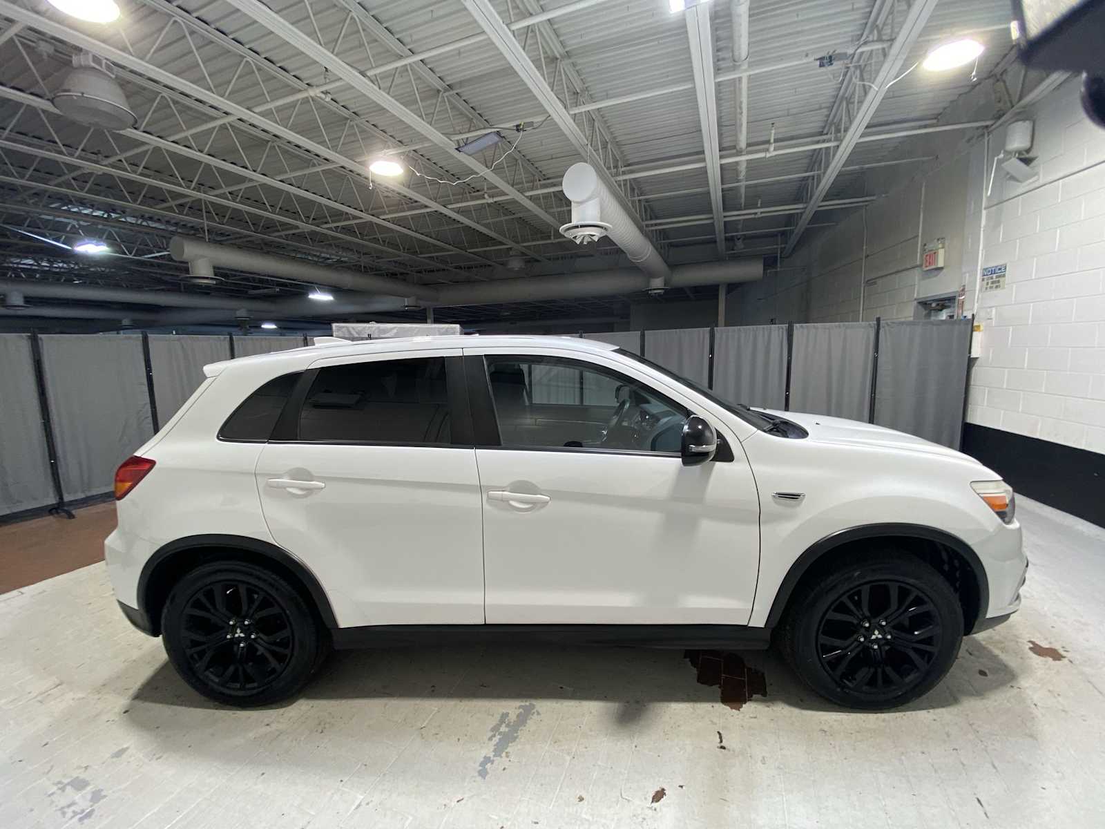 Thumbnail: 2019 Mitsubishi Outlander Sport - 27