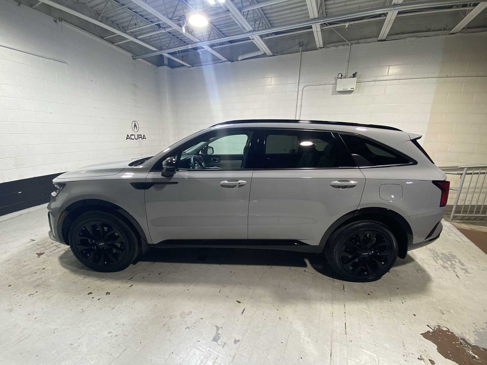 Thumbnail: 2023 Kia Sorento - 3