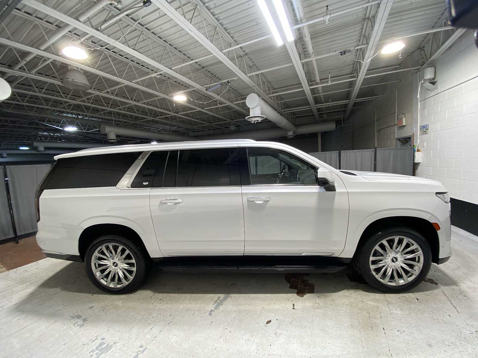 Thumbnail: 2022 Cadillac Escalade - 27