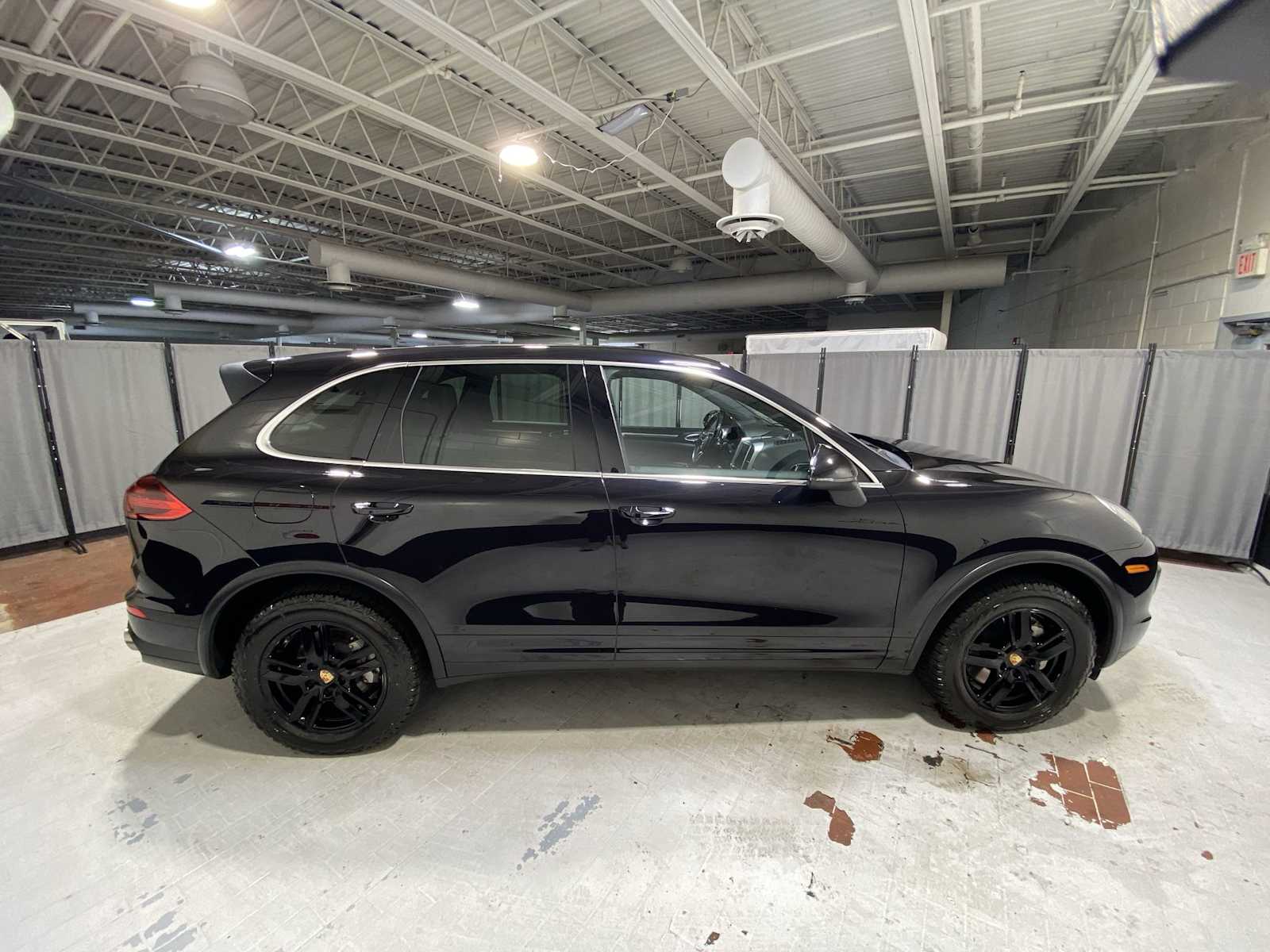 Thumbnail: 2017 Porsche Cayenne - 27