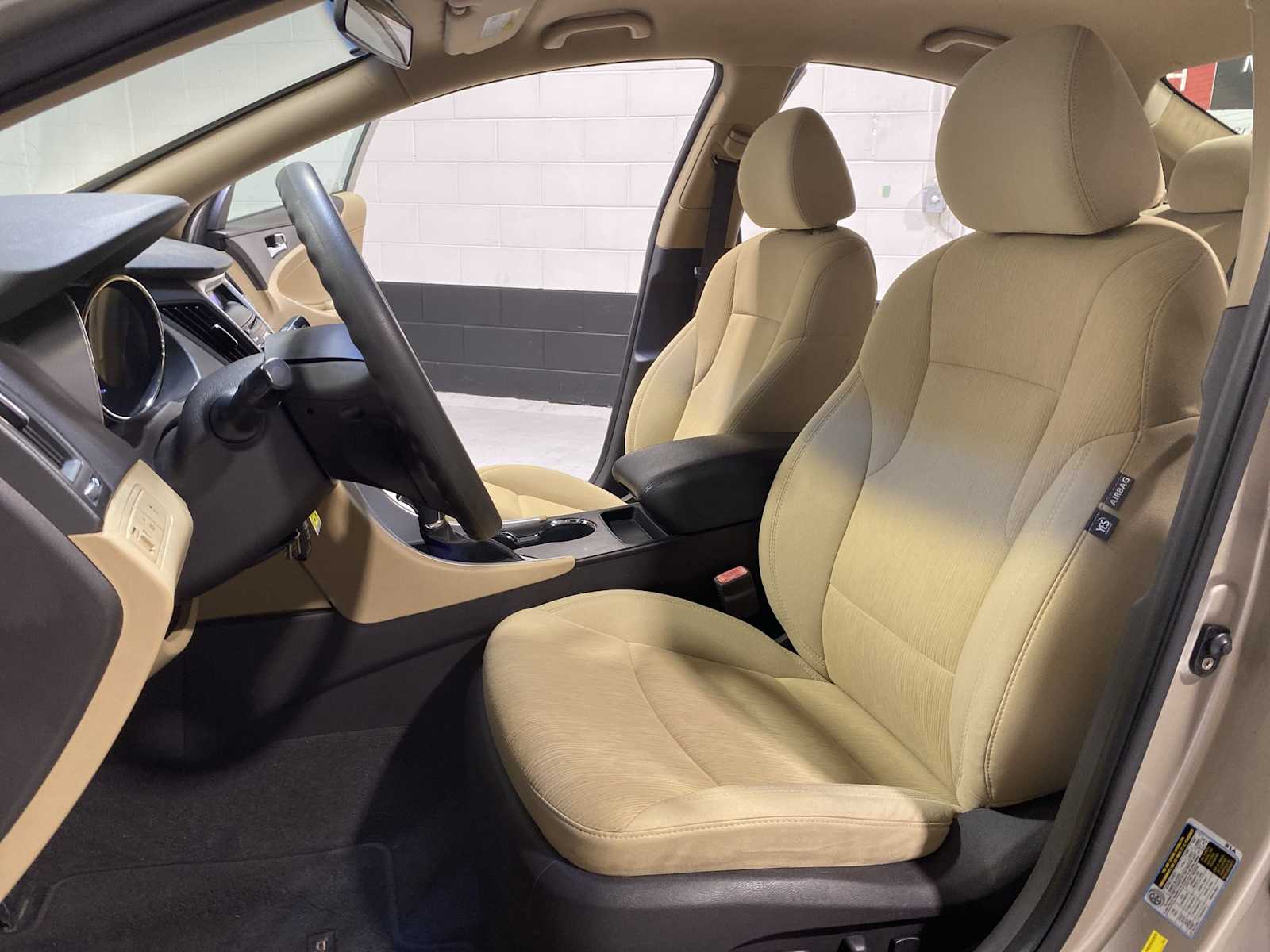 Thumbnail: 2011 Hyundai Sonata - 11