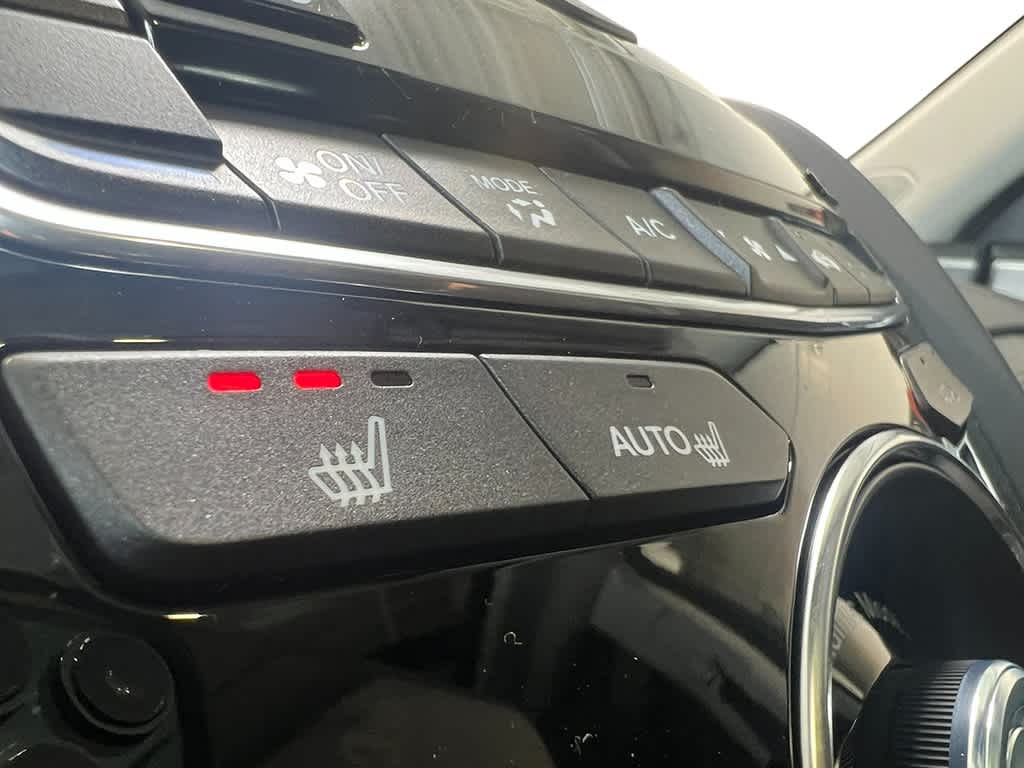 Thumbnail: 2026 Acura RDX - 18