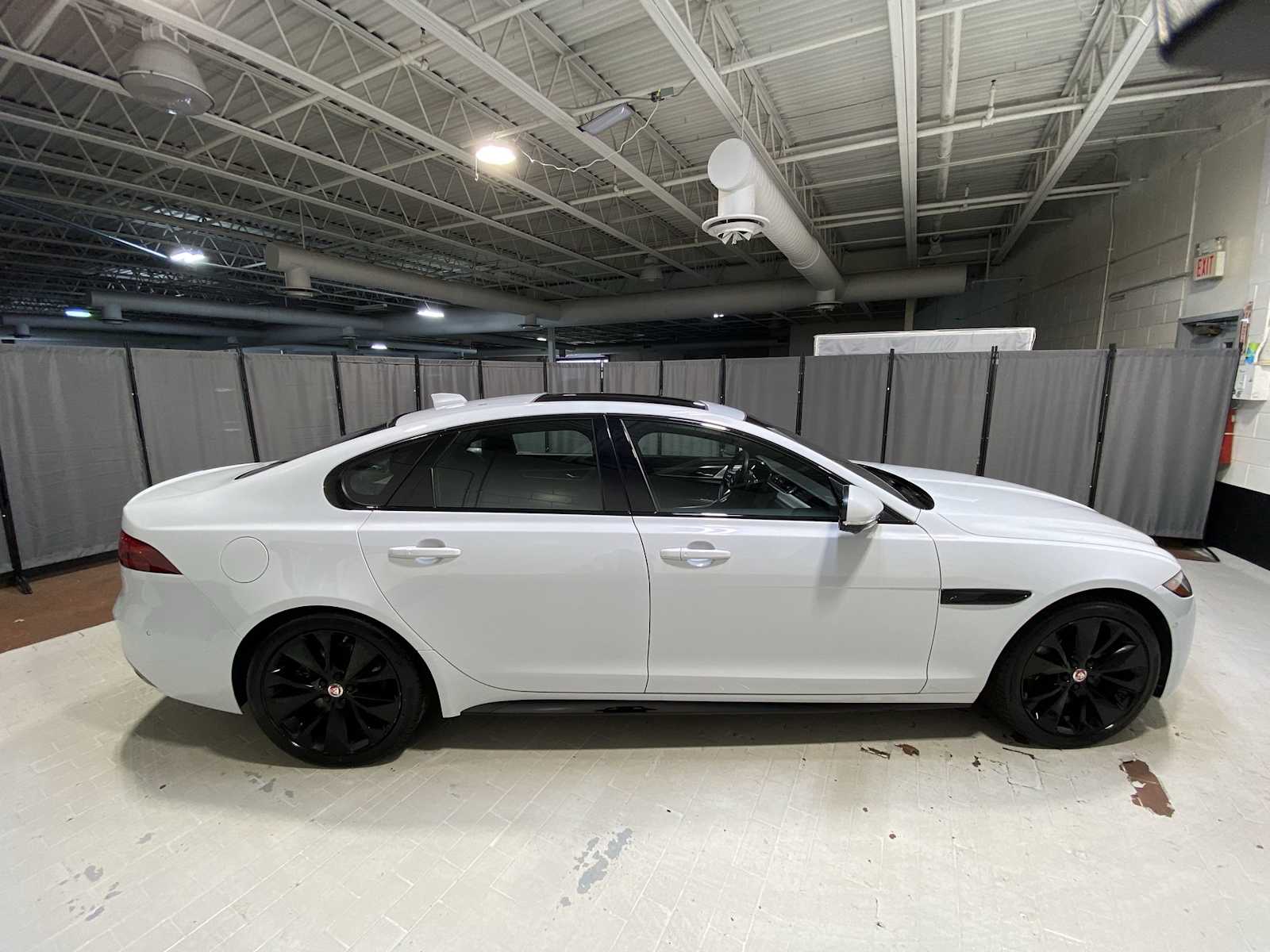 Thumbnail: 2021 Jaguar XF - 27