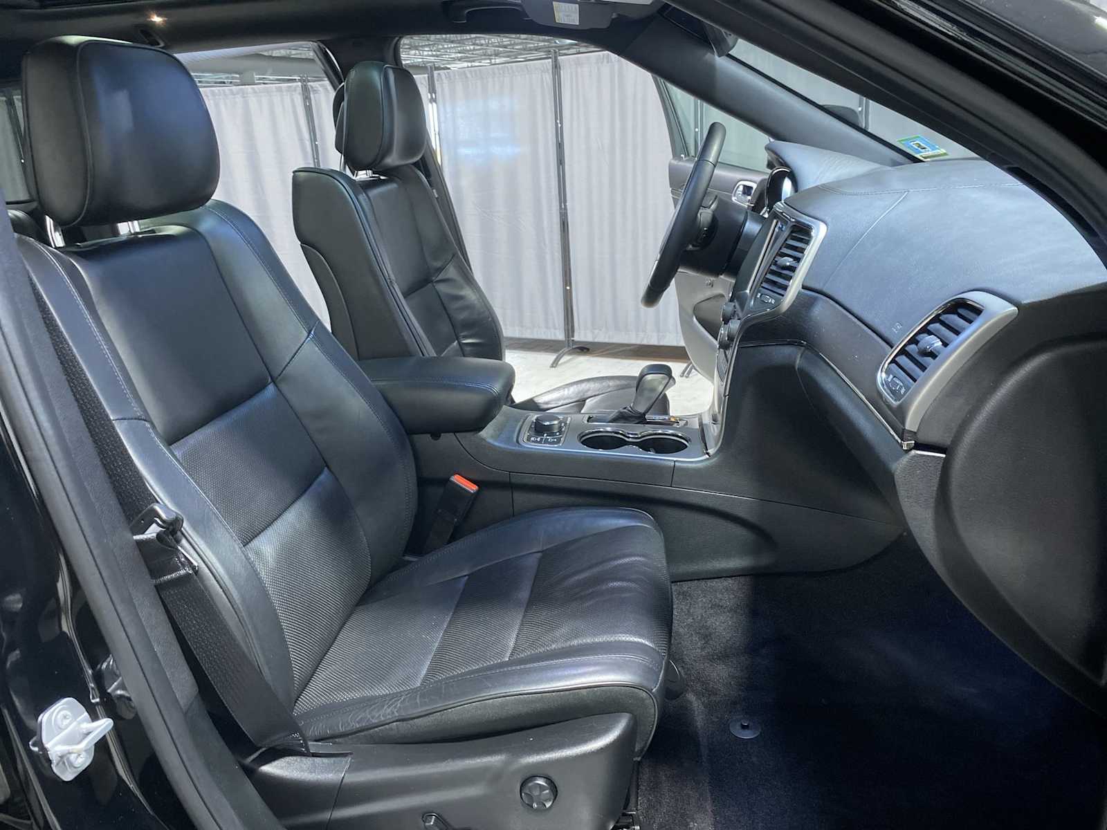 Thumbnail: 2018 Jeep Grand Cherokee - 14