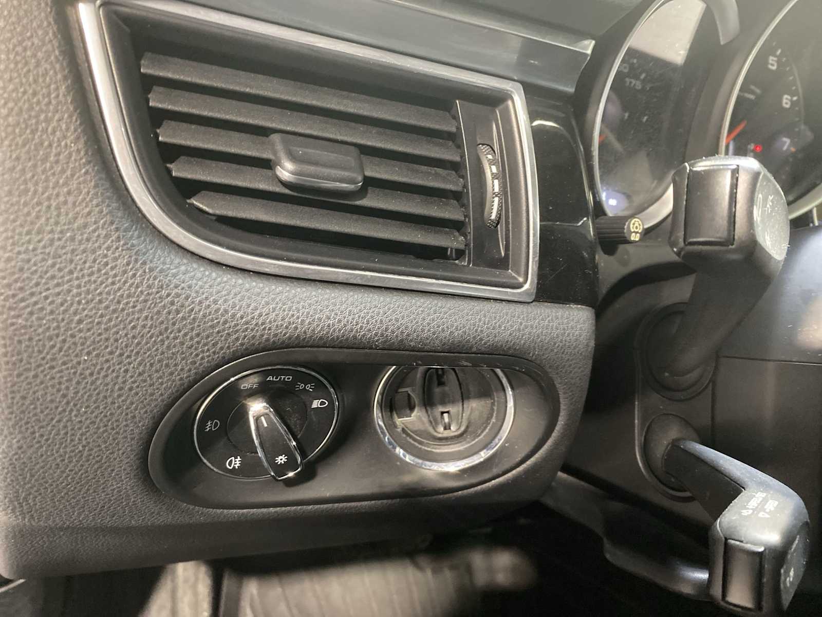 Thumbnail: 2017 Porsche Macan - 24