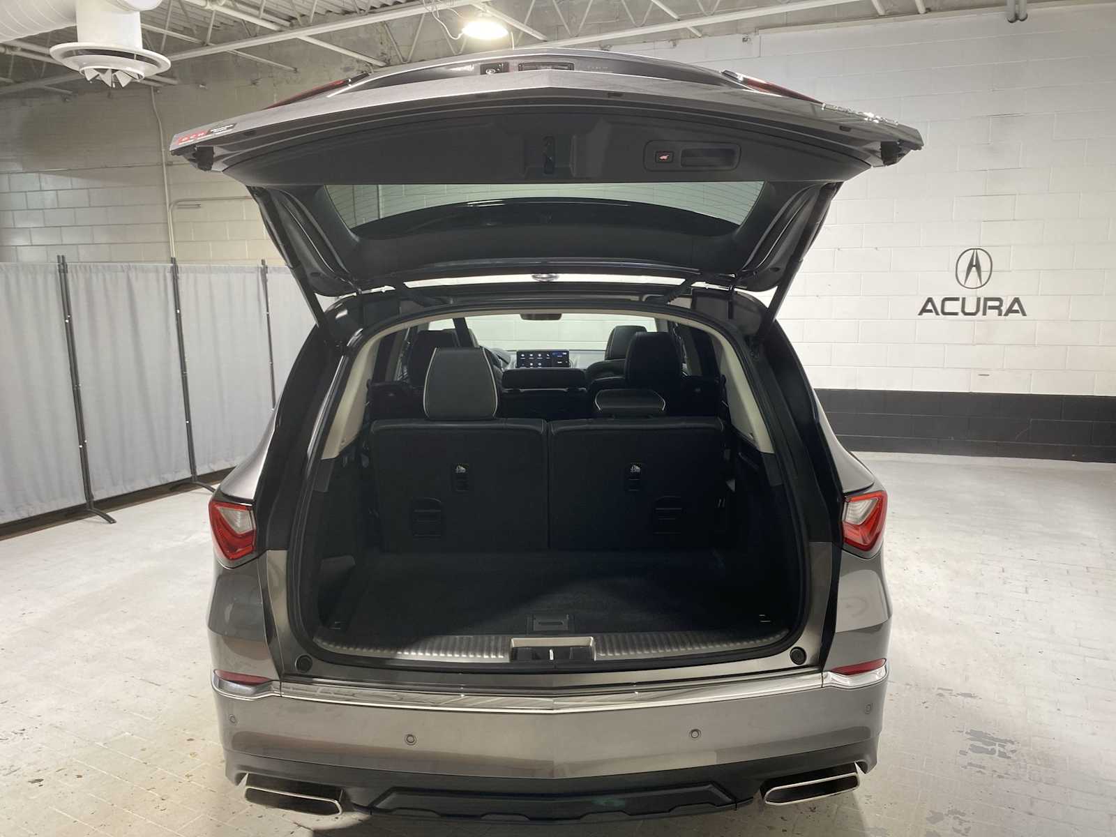 Thumbnail: 2023 Acura MDX - 19