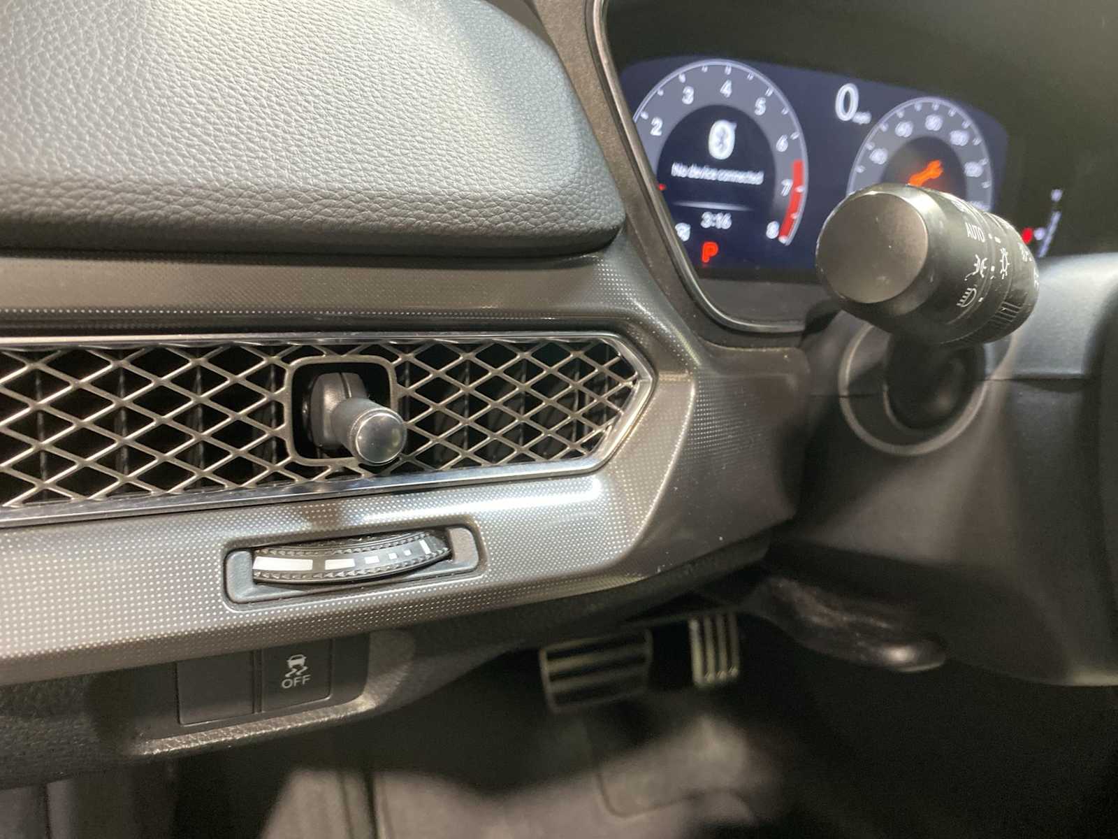 Thumbnail: 2024 Acura Integra - 24