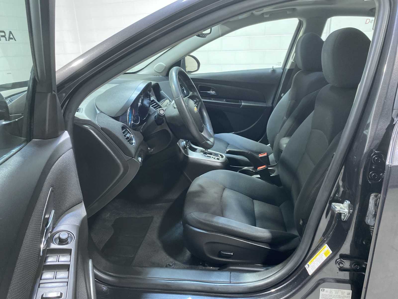 Thumbnail: 2016 Chevrolet Cruze - 2