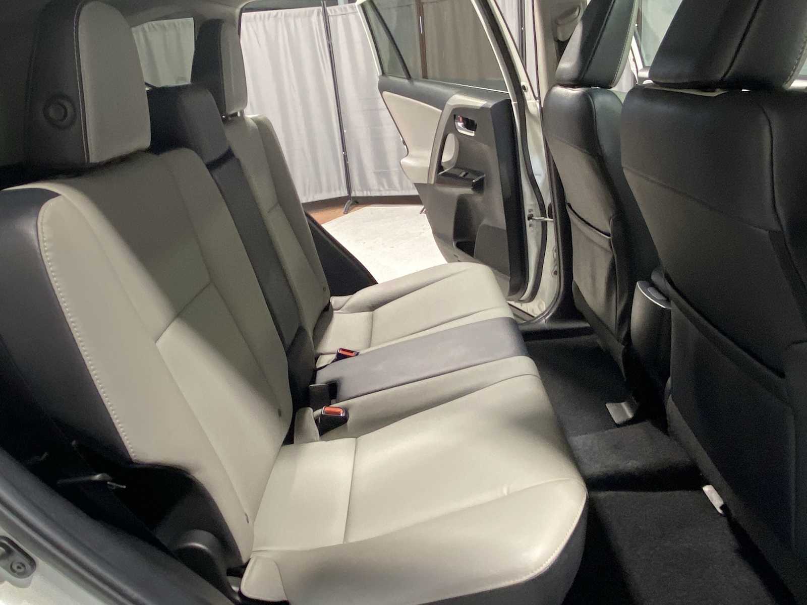 Thumbnail: 2016 Toyota RAV4 - 13