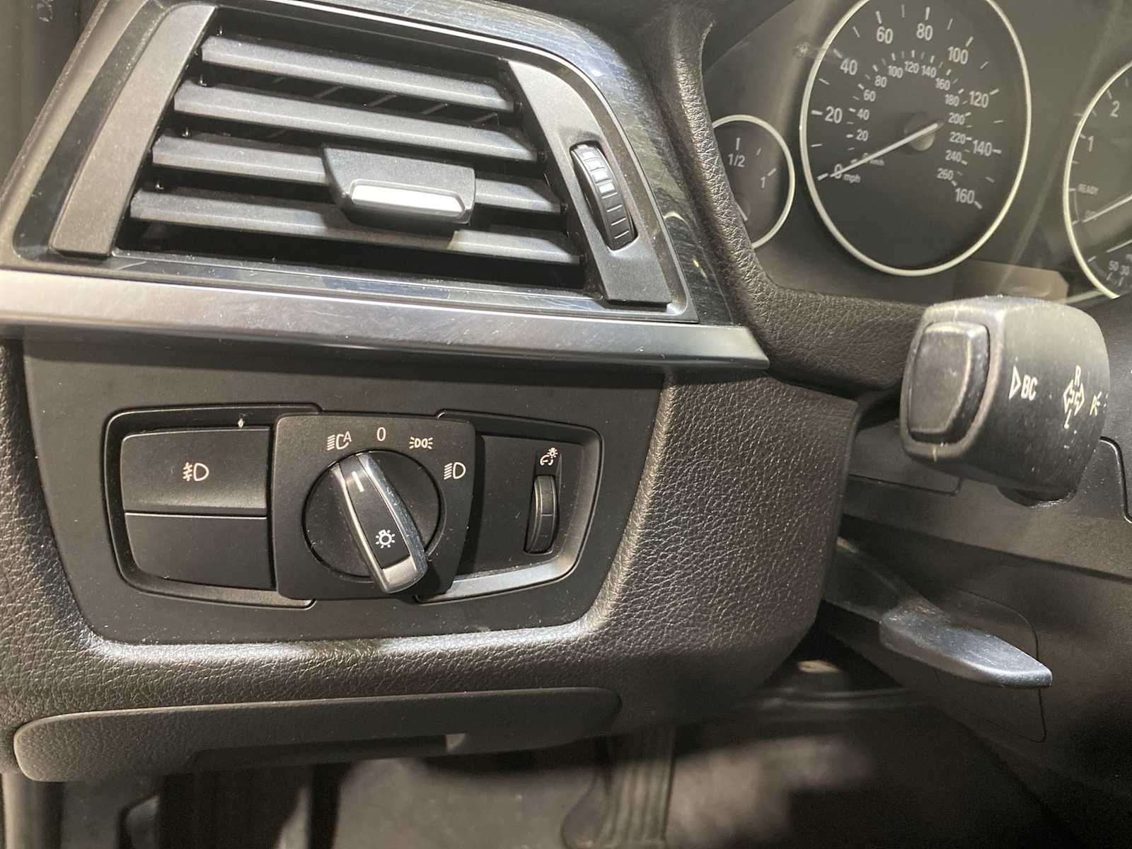 Thumbnail: 2015 BMW 3 Series - 24